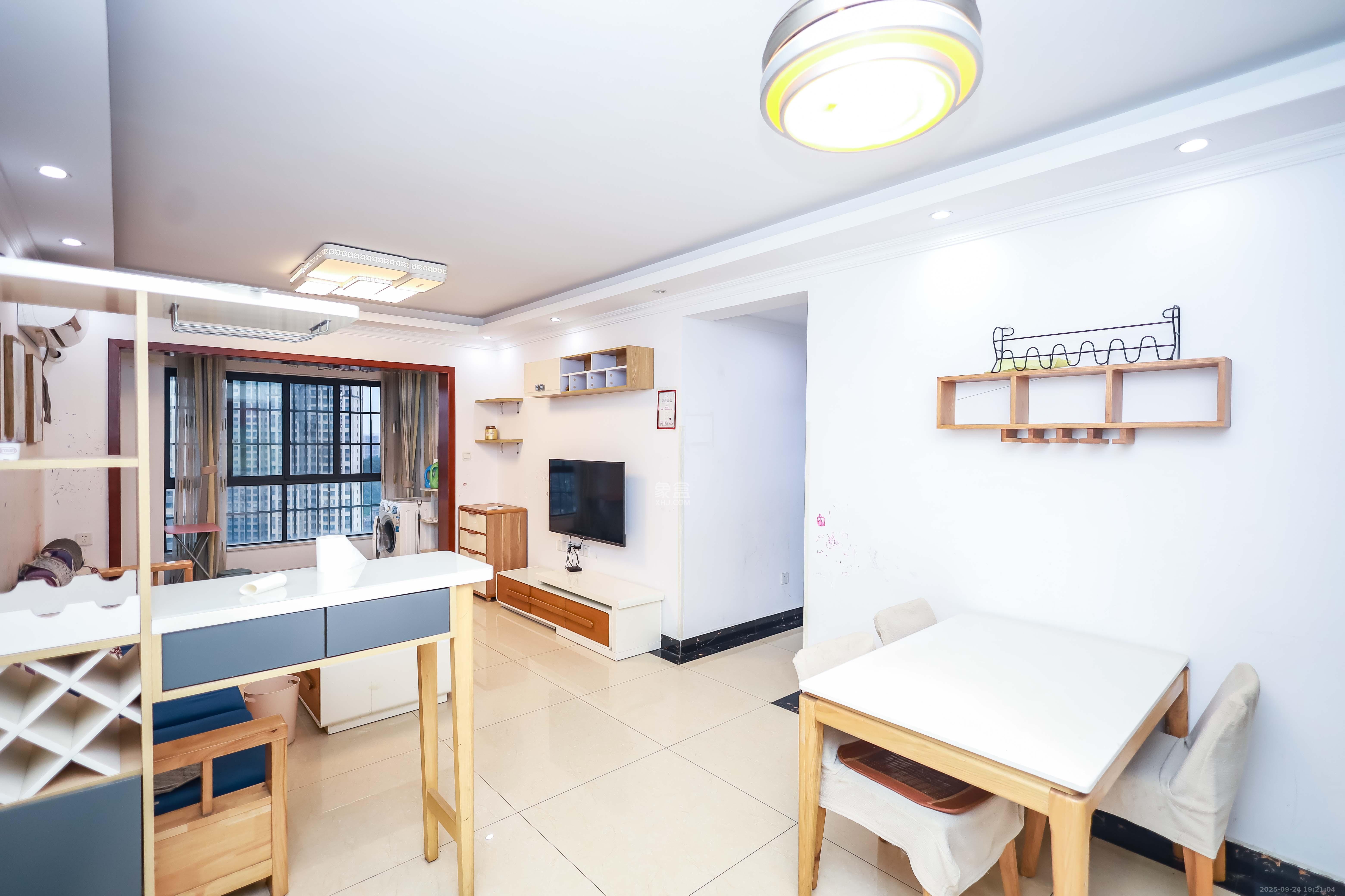 天麓尚层 3室2厅1卫 67.3万 天麓尚层 3室2厅1卫 67.3万客厅