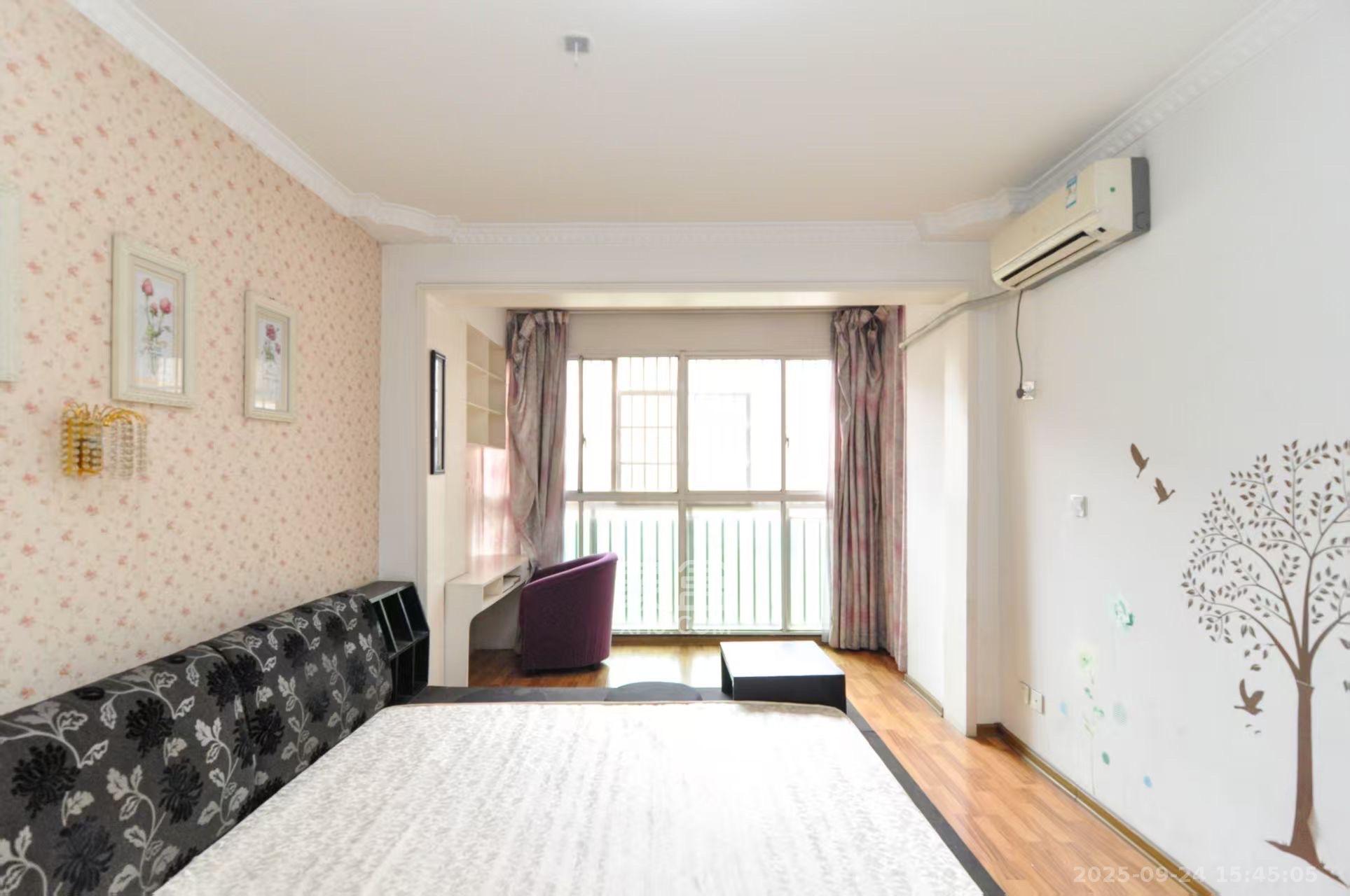 麓谷加州阳光 1室2厅2卫 2400.0元/月 麓谷加州阳光 1室2厅2卫 2400.0元/月室内图