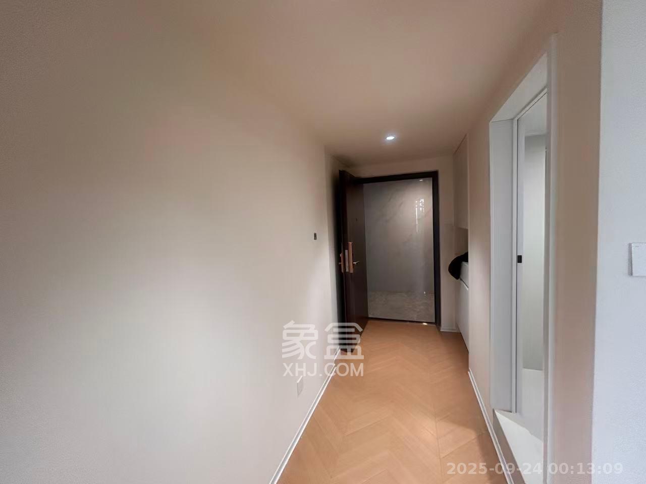 复地滨江金融中心  1室1厅1卫    2400.0元/月室内图