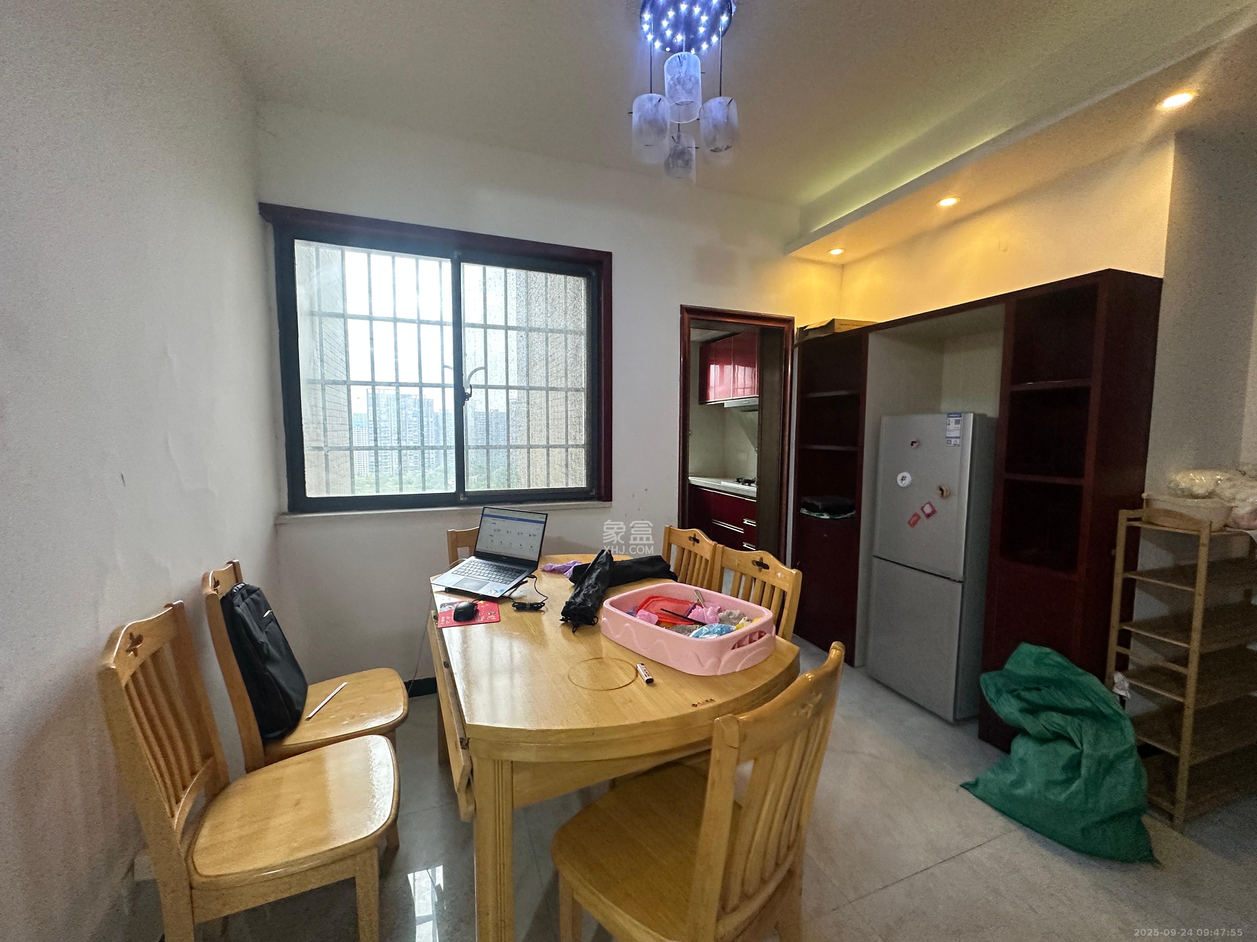 优山美地 3室2厅2卫 2400.0元/月 优山美地 3室2厅2卫 2400.0元/月室内图