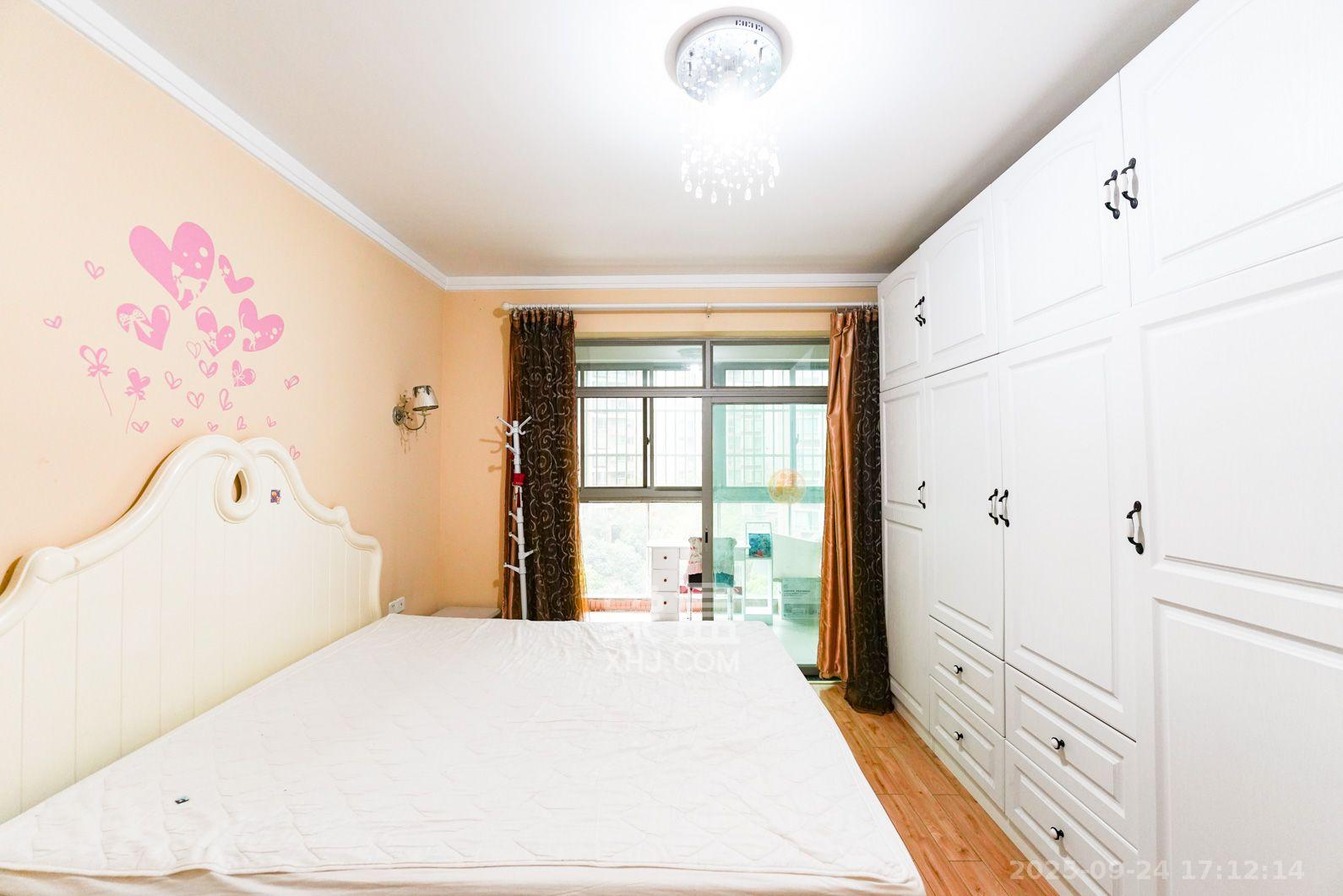 新城新世界一二三期 3室2厅2卫 3200.0元/月 新城新世界一二三期 3室2厅2卫 3200.0元/月室内图