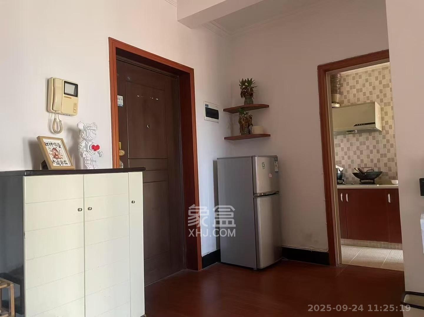 白沙晶城 1室1厅1卫 1800.0元/月 白沙晶城 1室1厅1卫 1800.0元/月室内图