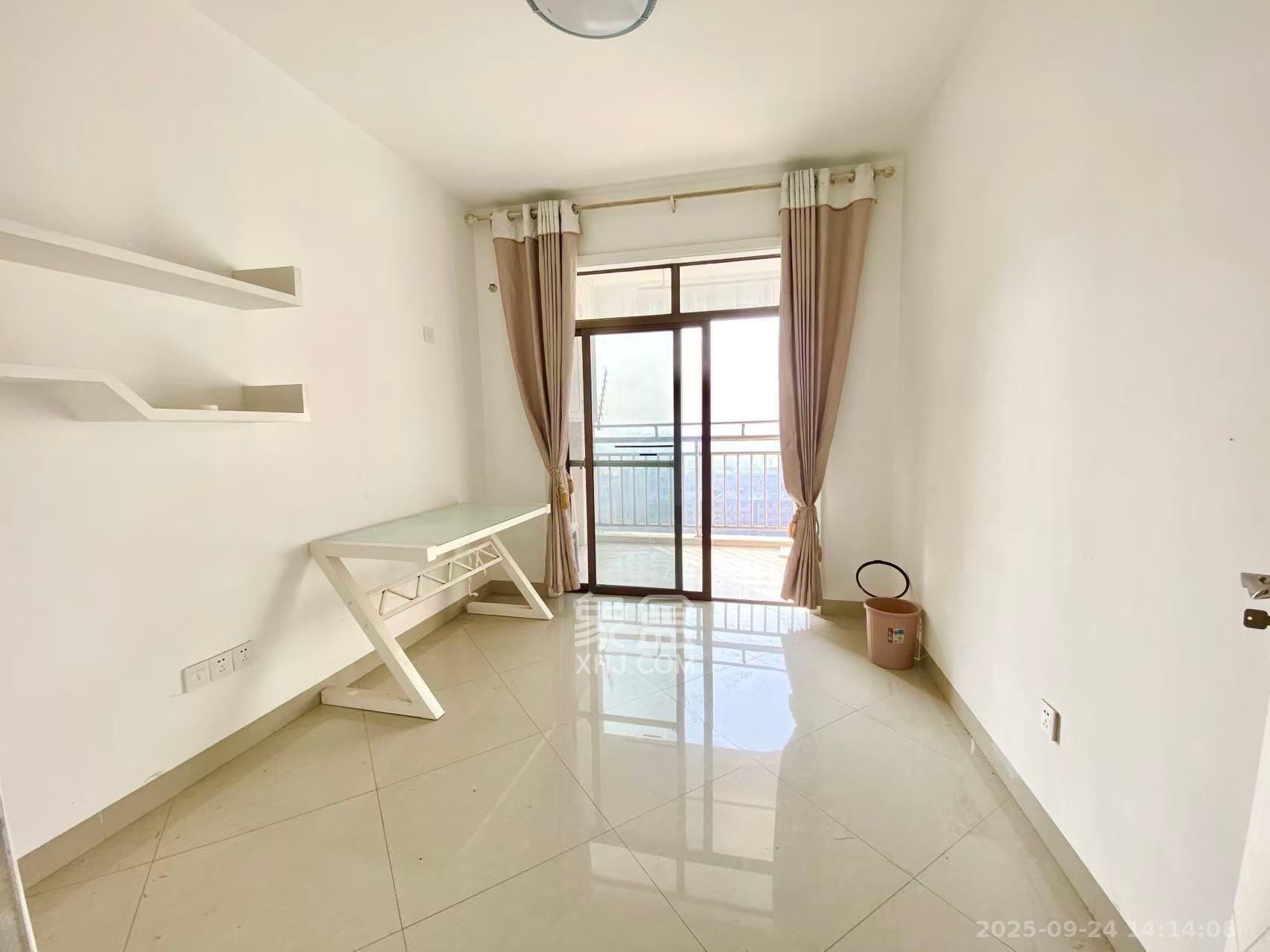 四方水岸(世方水岸) 3室2厅2卫 2500.0元/月 四方水岸(世方水岸) 3室2厅2卫 2500.0元/月室内图