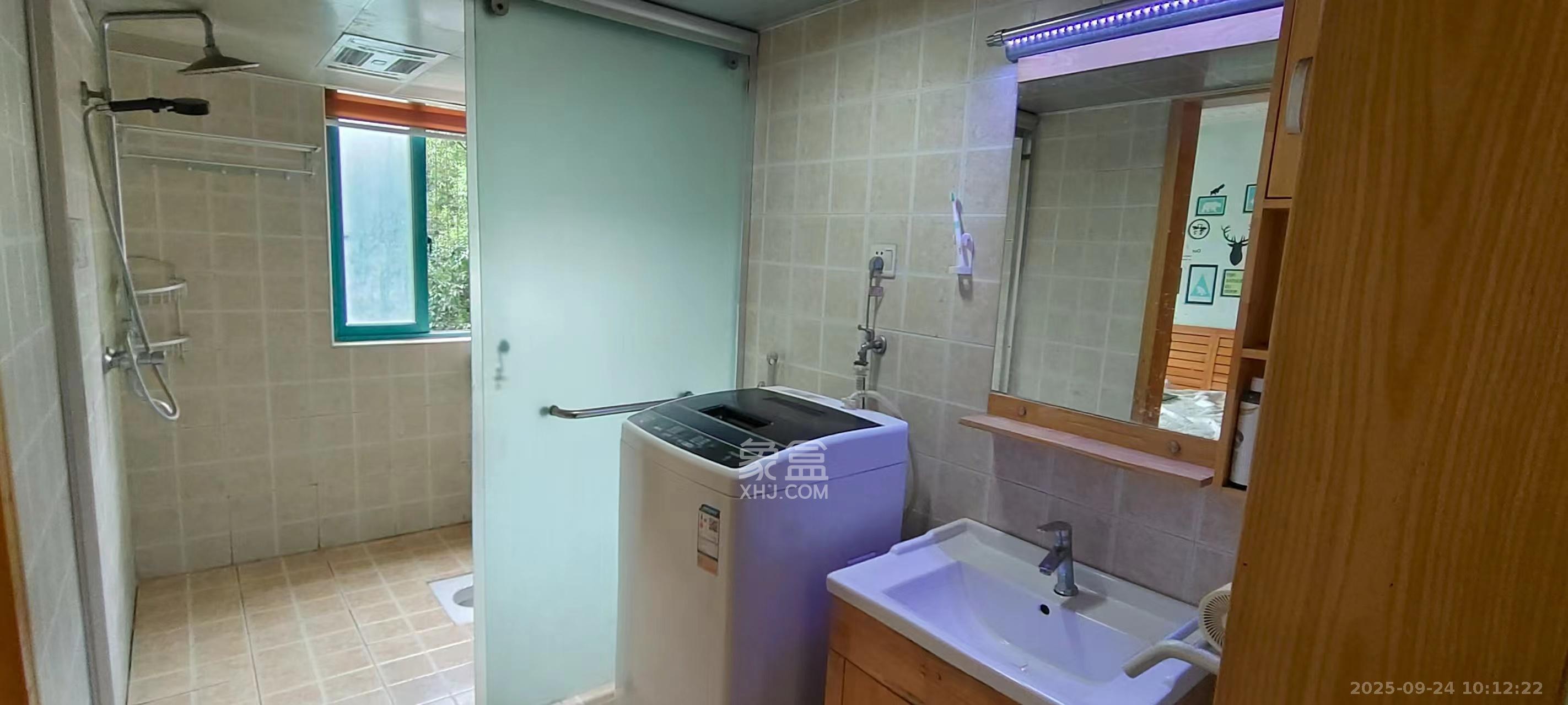 蝴蝶谷 3室2厅1卫 1600.0元/月 蝴蝶谷 3室2厅1卫 1600.0元/月室内图