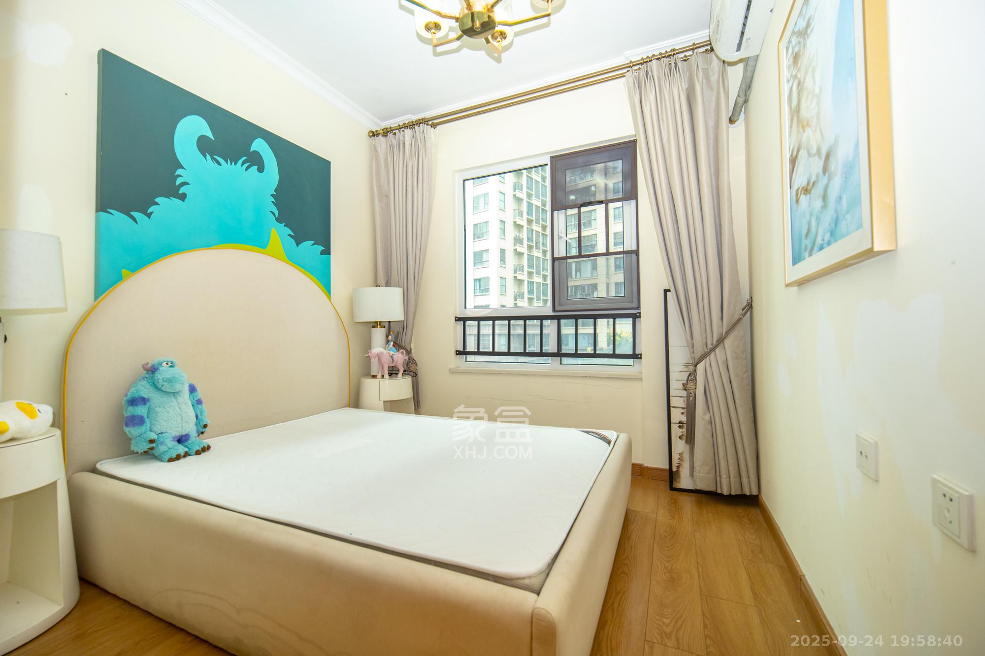 金科时代中心 4室2厅2卫 138.0万 金科时代中心 4室2厅2卫 138.0万卧室