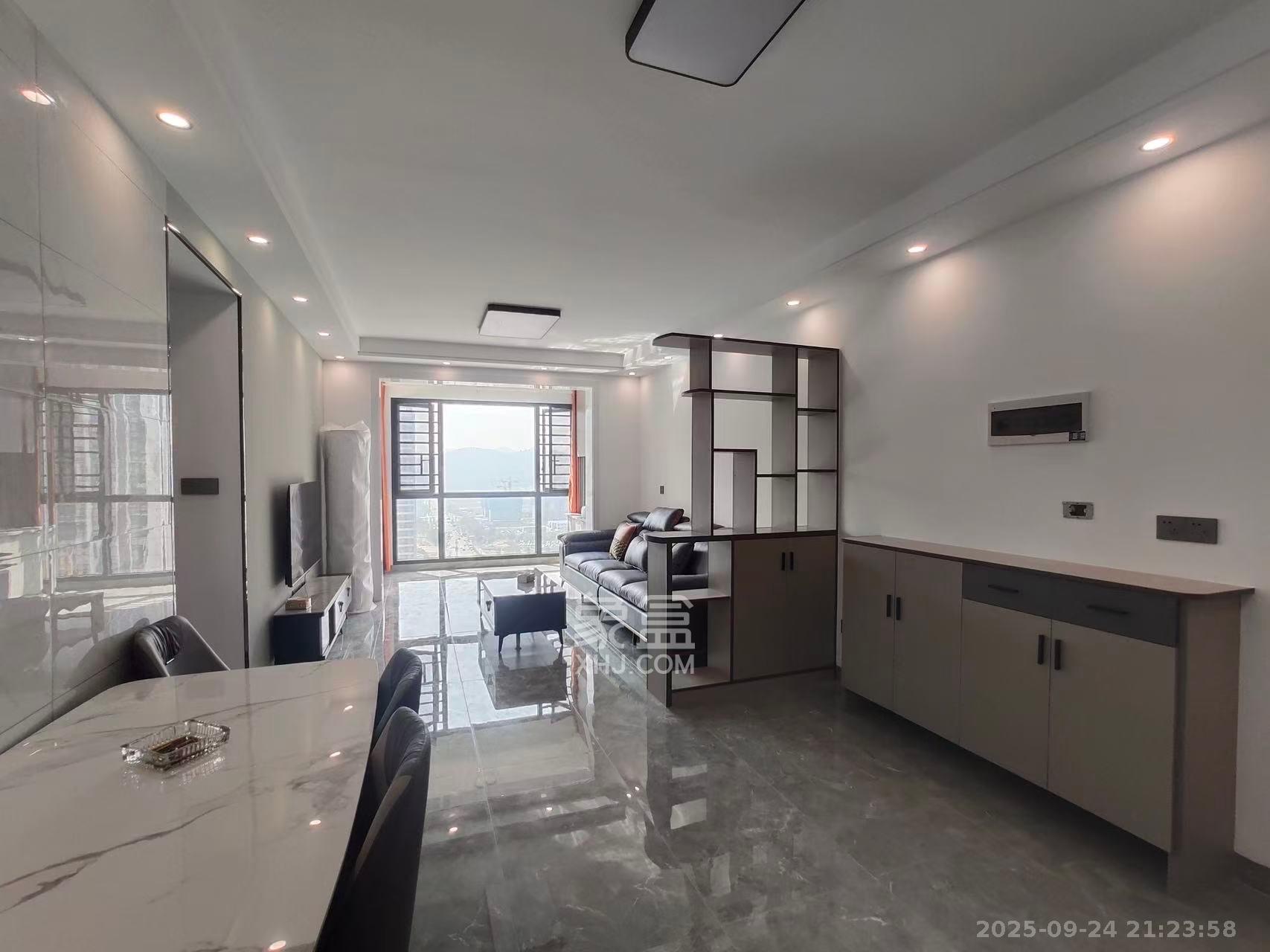 嘉荣苑  3室2厅2卫    2800.0元/月室内图