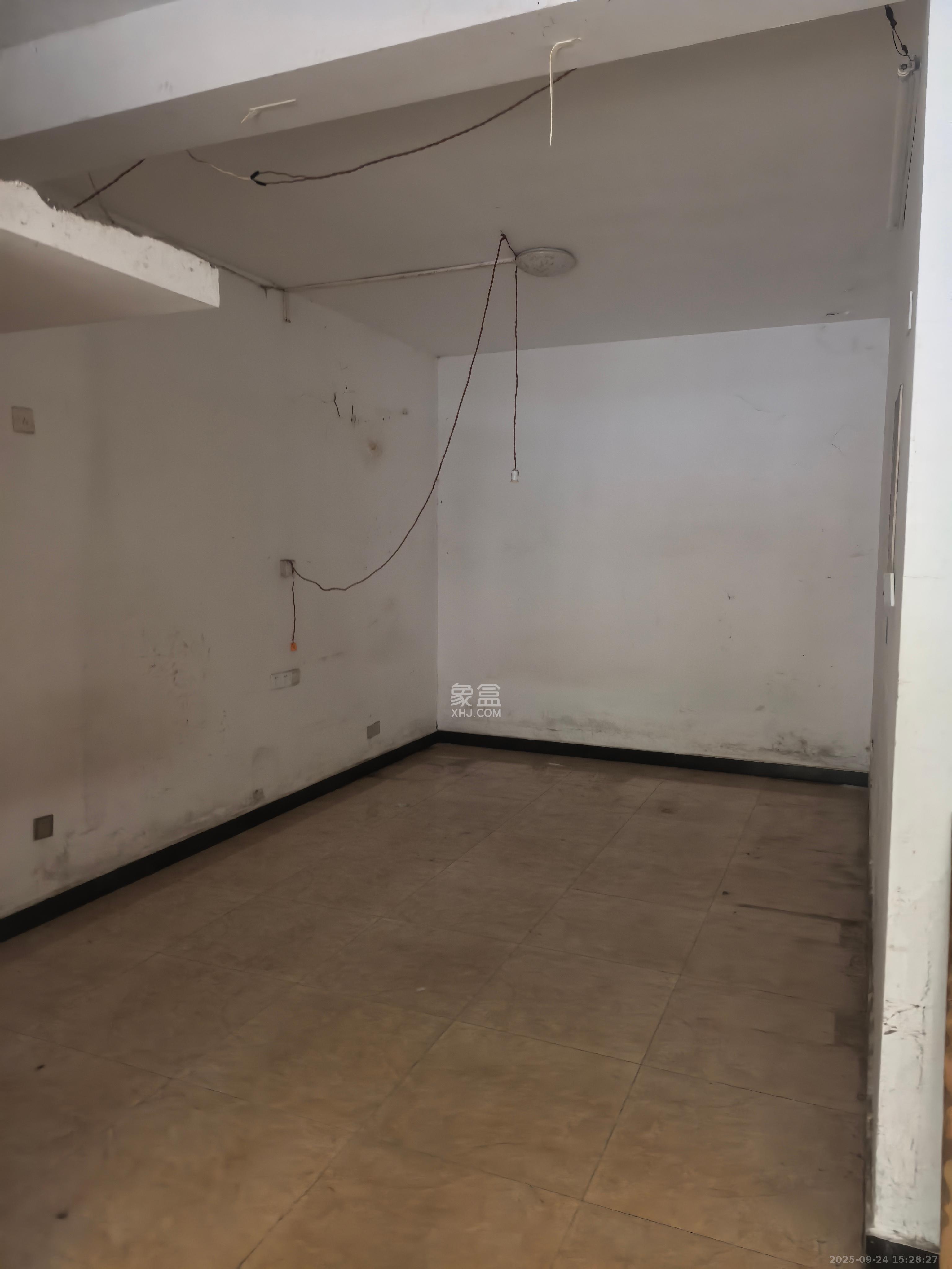 鄱阳小区   36.83㎡      1600.0元/月室内图