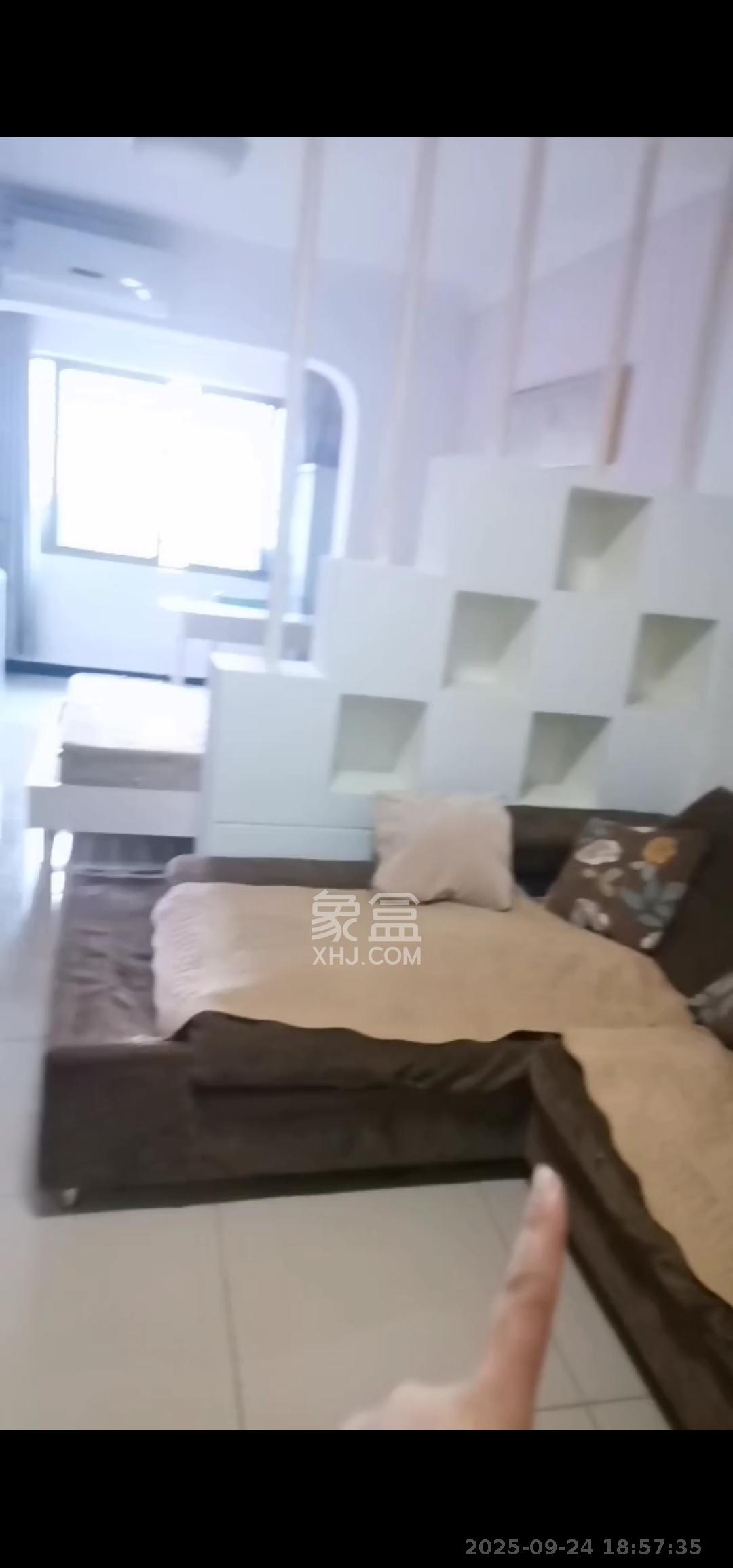 华府壹航线  1室1厅1卫    1500.0元/月 华府壹航线  1室1厅1卫    1500.0元/月