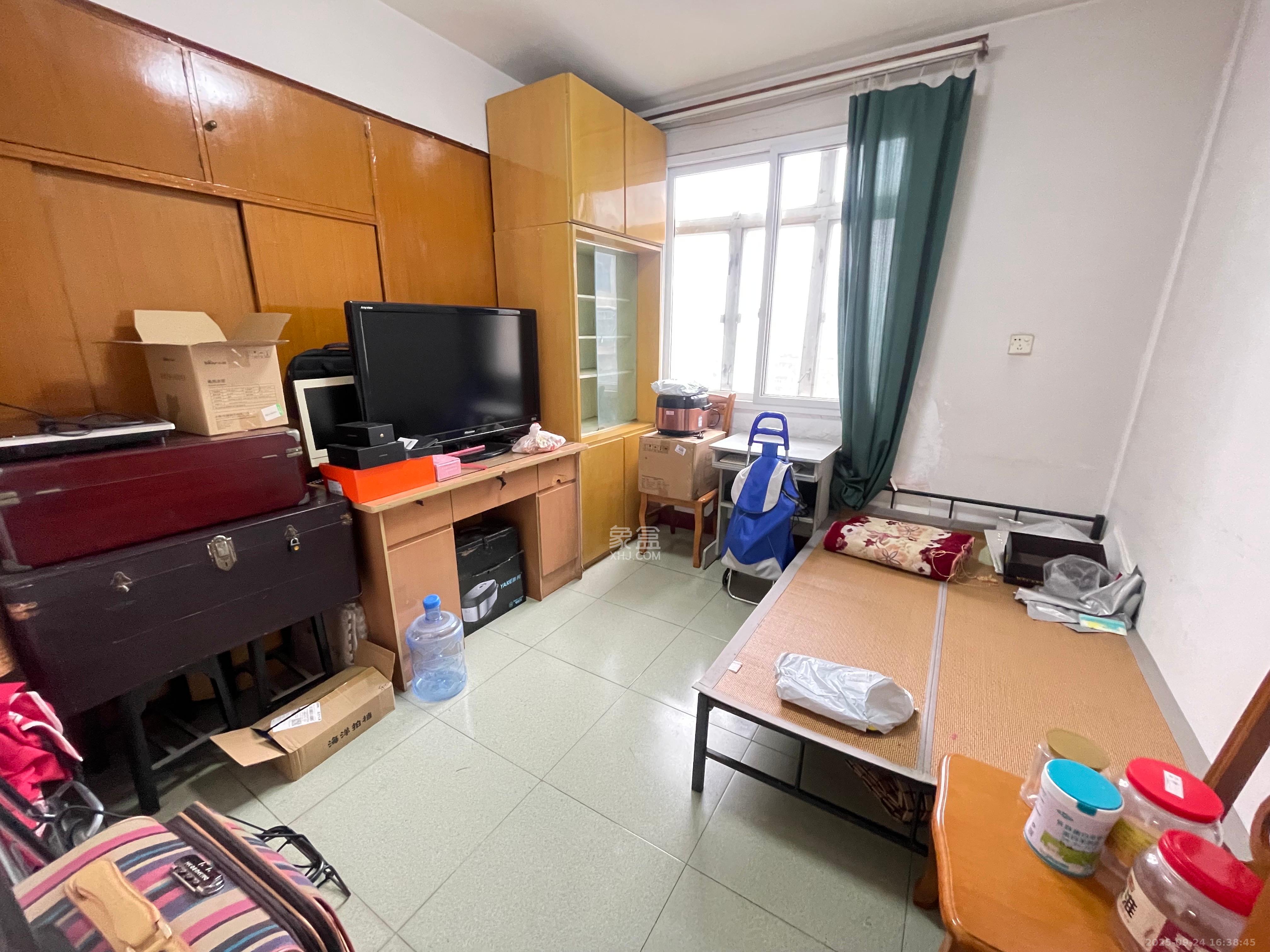 省政府机关梓园住宅区  3室1厅1卫   2300.00元/月室内图