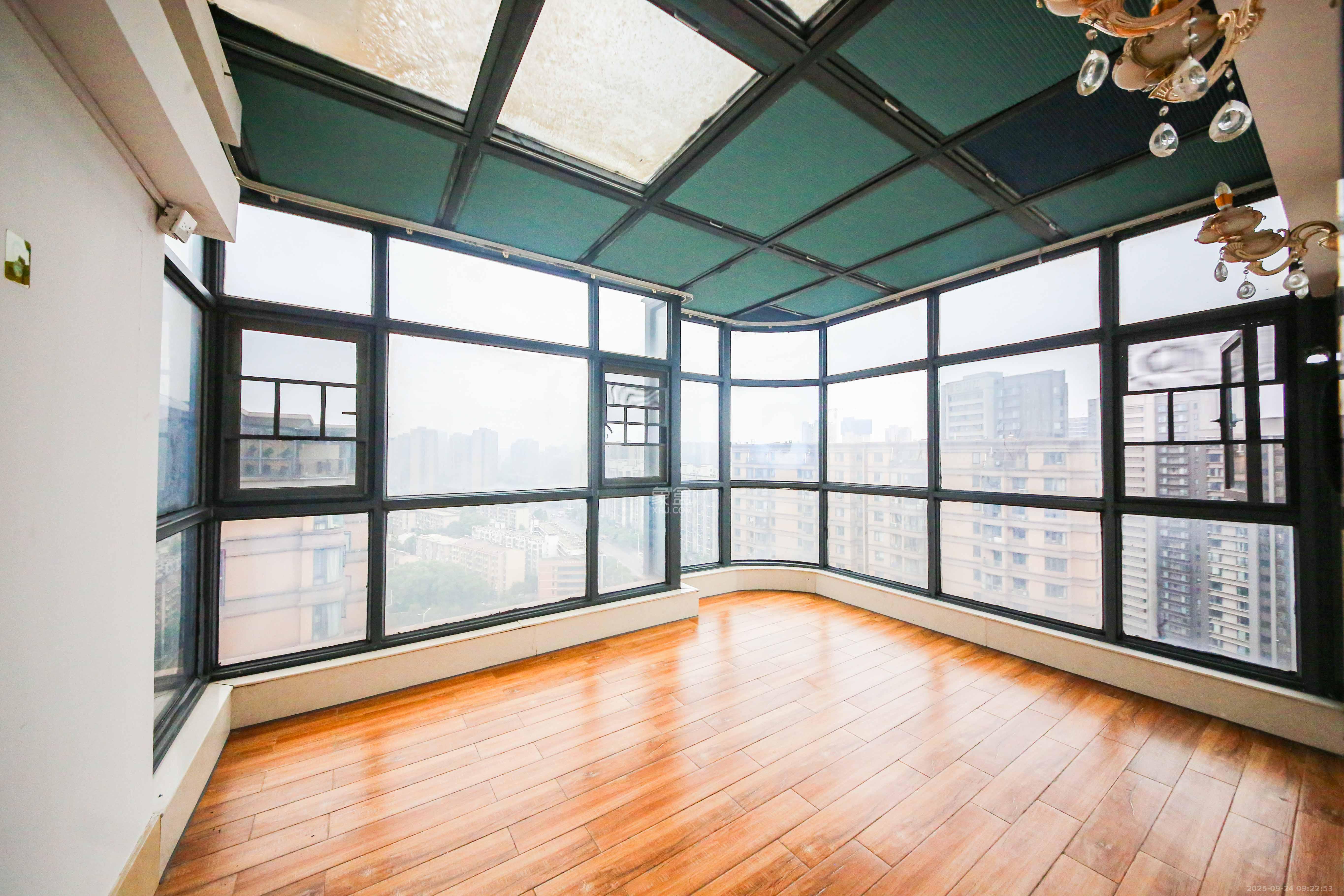 湘江雅颂居  4室2厅1卫    220.0万卧室