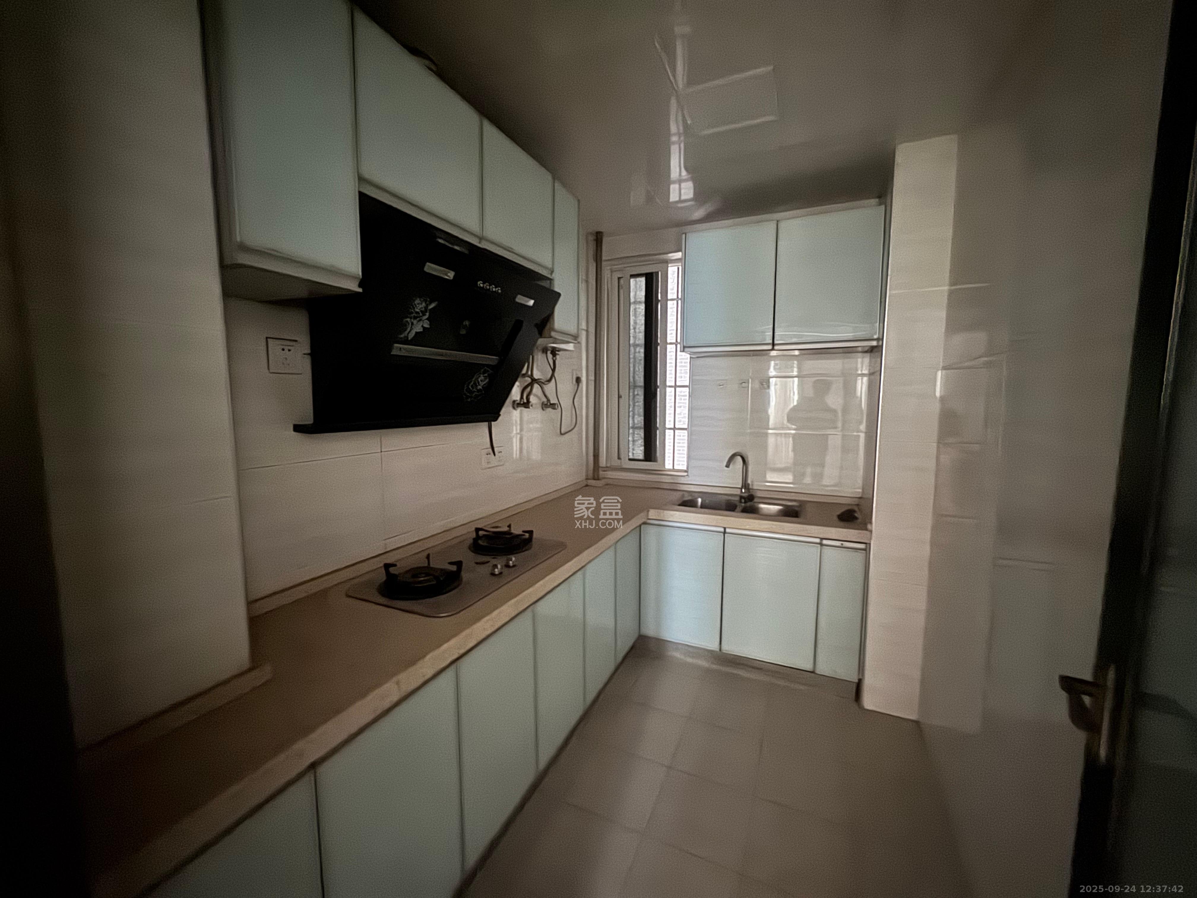 锦璨家园  3室2厅2卫    1800.0元/月室内图