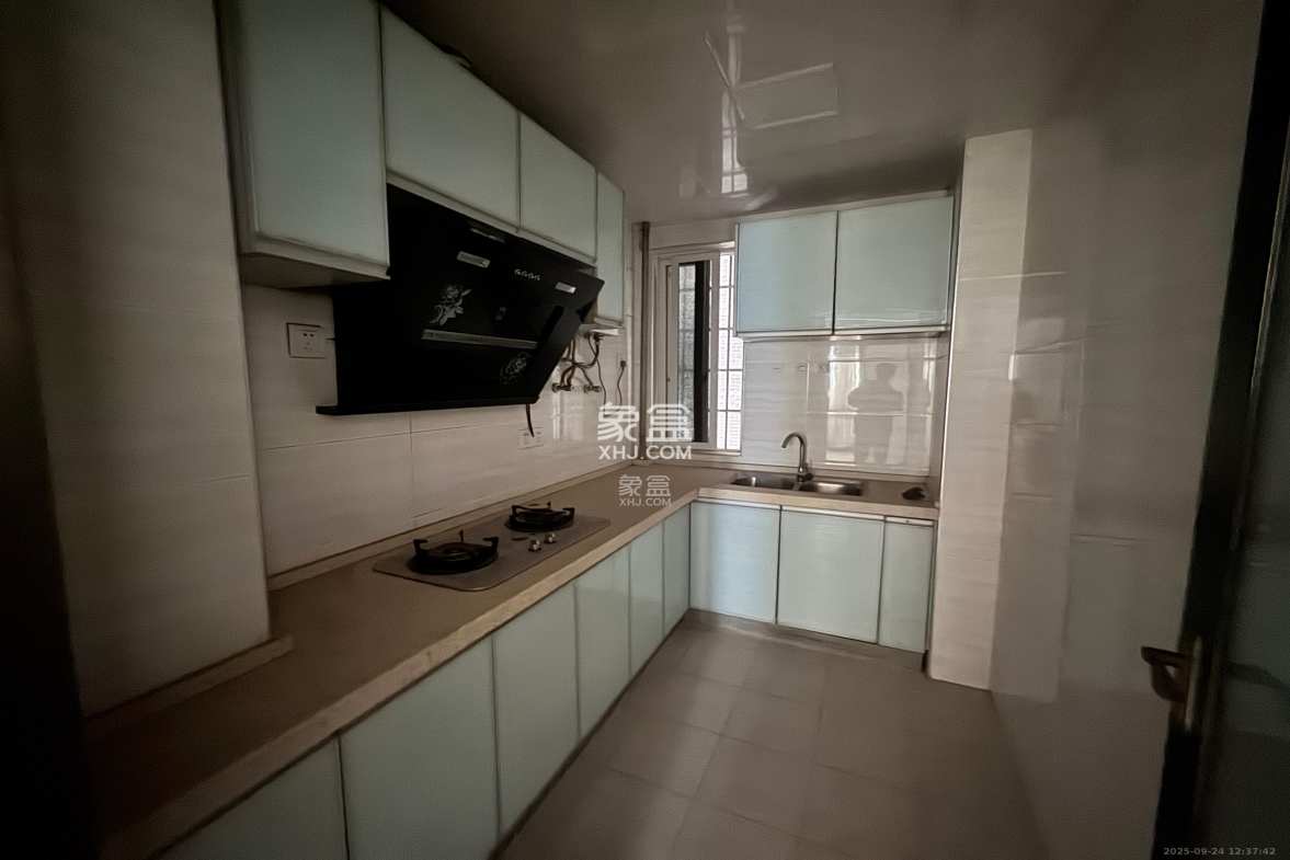 锦璨家园 3室2厅2卫 1800.0元/月 锦璨家园 3室2厅2卫 1800.0元/月室内图