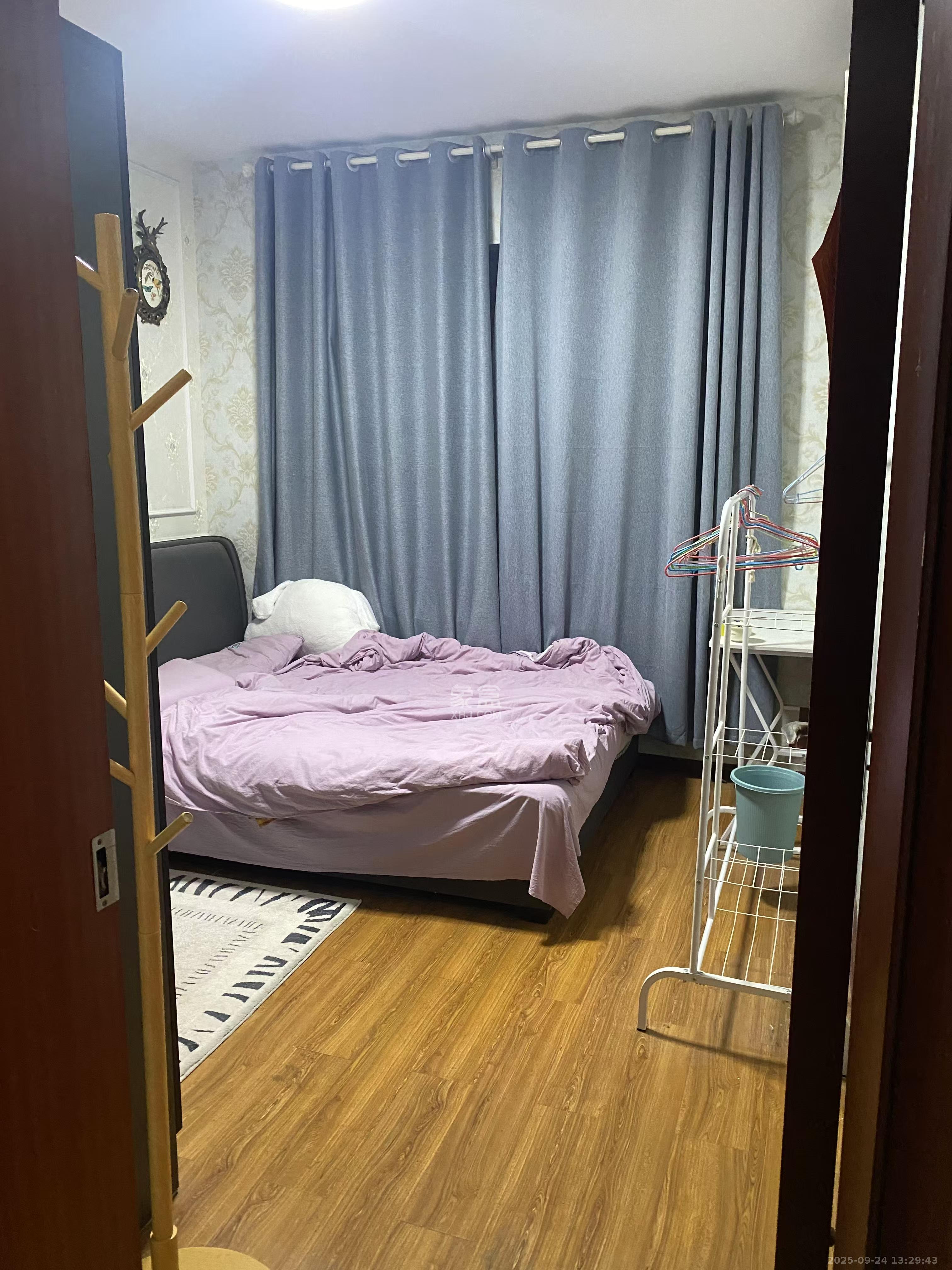 奥克斯广场  3室2厅2卫   2900.00元/月室内图