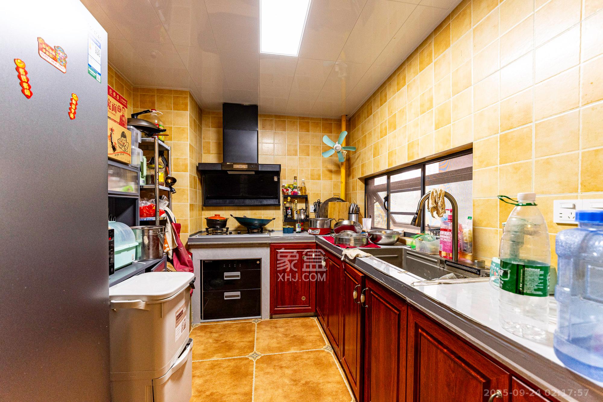 和顺府  4室2厅2卫    128.0万 和顺府  4室2厅2卫    128.0万厨房