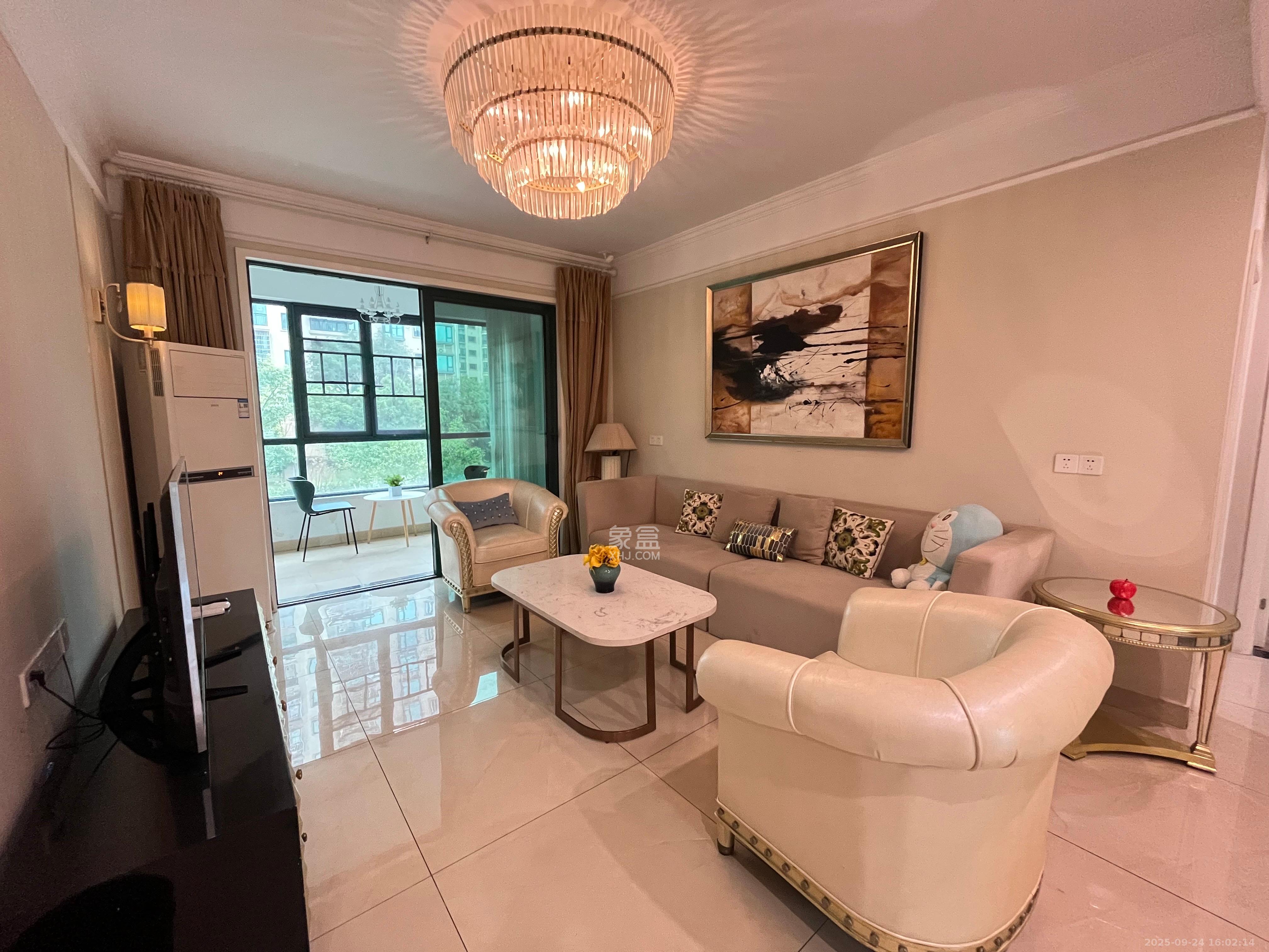 恒大雅苑  3室2厅2卫    3000.0元/月室内图