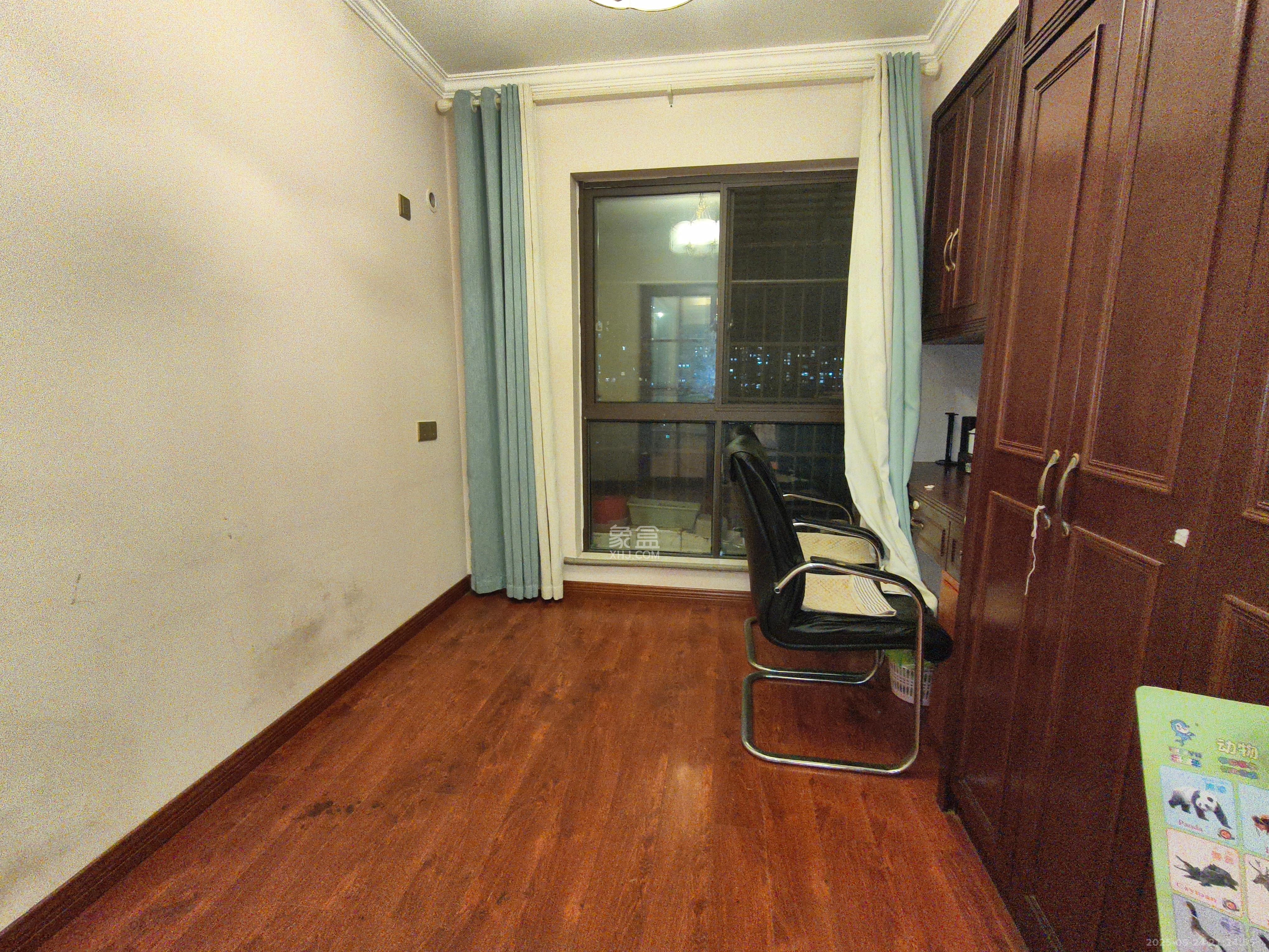 星湖湾一期高层 4室2厅2卫 2900.0元/月 星湖湾一期高层 4室2厅2卫 2900.0元/月室内图