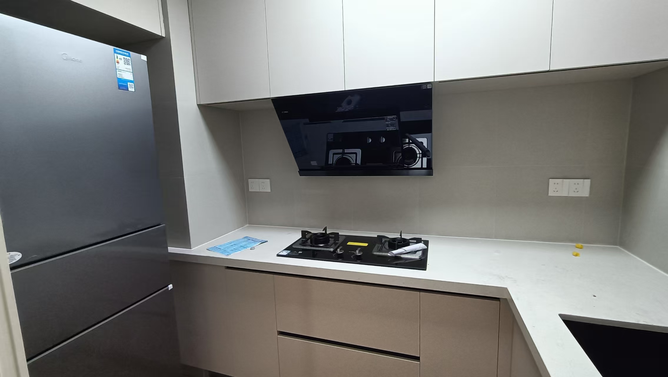 机器人欢乐城  3室2厅2卫    2500.0元/月室内图