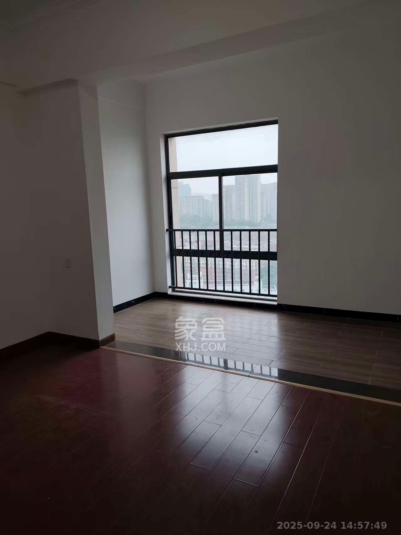 江南华府  2室2厅1卫    2400.0元/月 江南华府  2室2厅1卫    2400.0元/月室内图