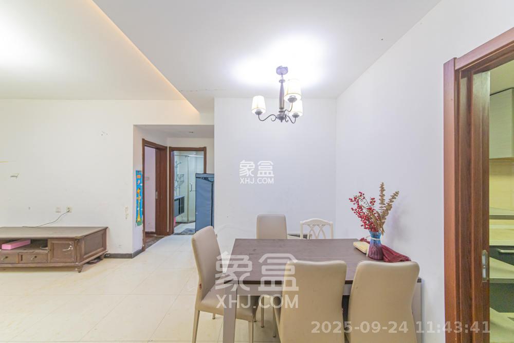 绿地公馆(绿地名邸) 2室2厅1卫 1500.0元/月 绿地公馆(绿地名邸) 2室2厅1卫 1500.0元/月室内图