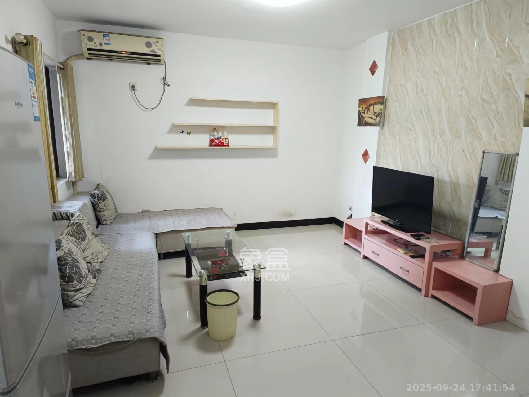 上峰苑(兰亭玥岛) 1室1厅1卫 1500.0元/月 上峰苑(兰亭玥岛) 1室1厅1卫 1500.0元/月室内图