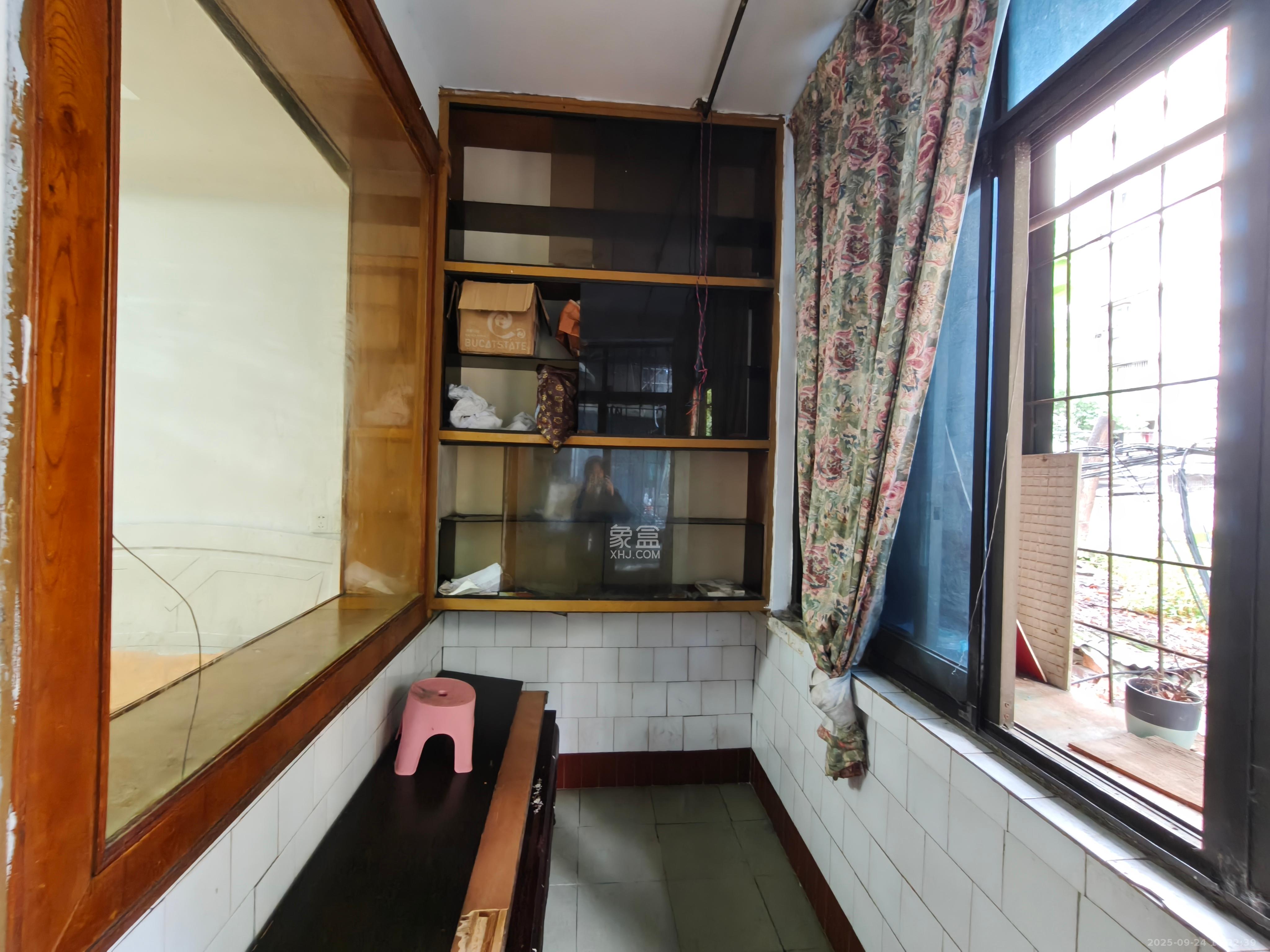 妹子山社区(曙光社区) 3室1厅1卫 1400.0元/月 妹子山社区(曙光社区) 3室1厅1卫 1400.0元/月室内图