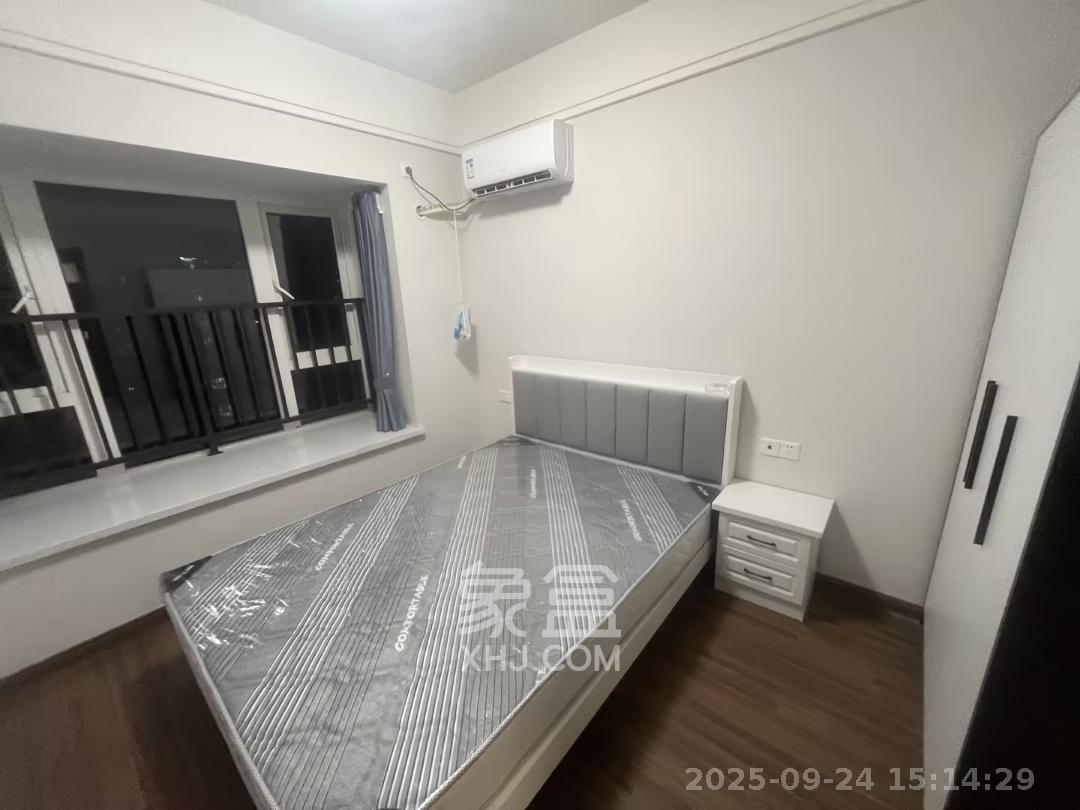 保利香槟国际 3室2厅2卫 2400.0元/月 保利香槟国际 3室2厅2卫 2400.0元/月室内图