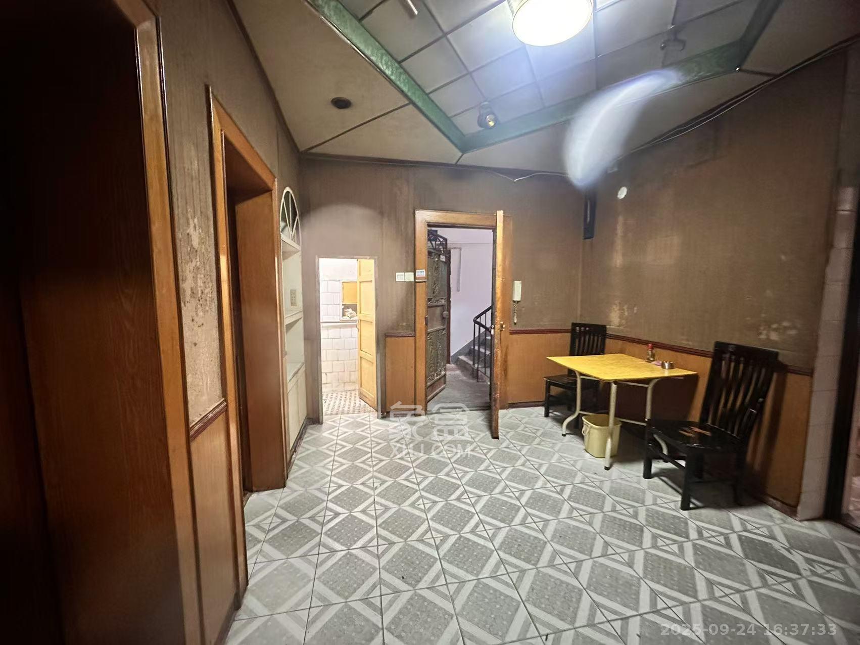 人民新村 3室1厅1卫 1500.0元/月 人民新村 3室1厅1卫 1500.0元/月室内图