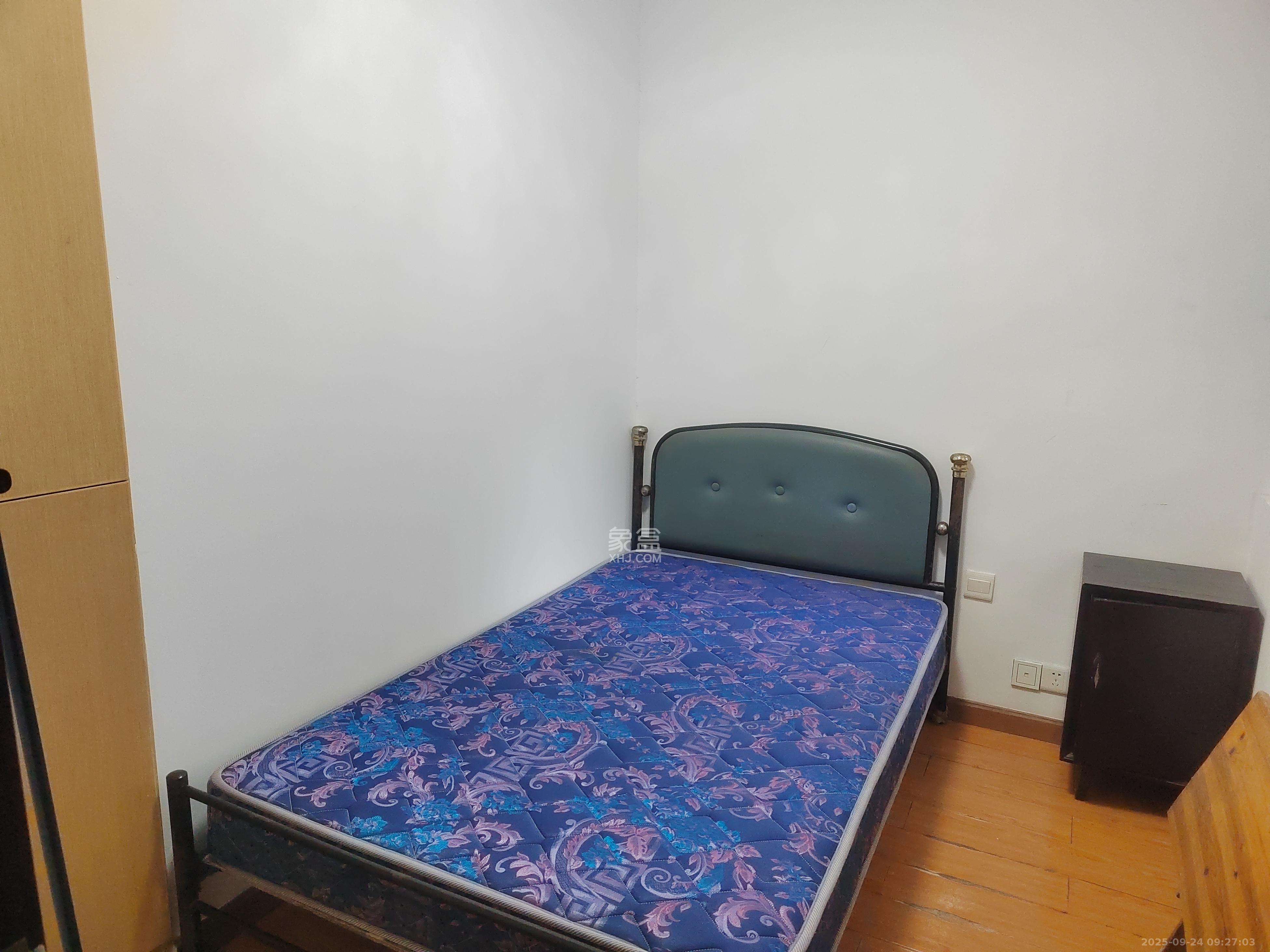 鄱阳小区  3室2厅1卫    1500.0元/月室内图