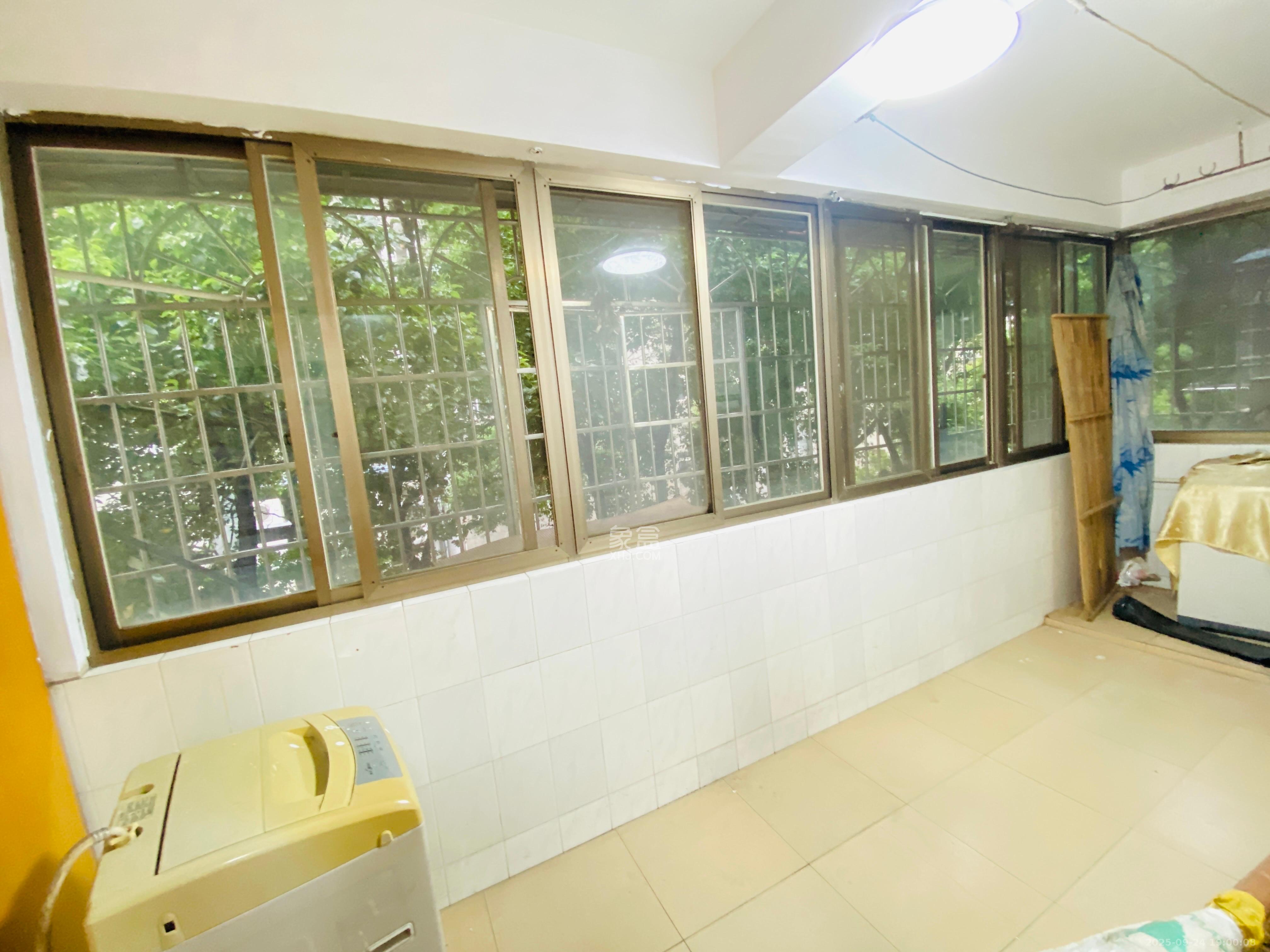 有色金属研究院(湖南有色金属研究院第一、二生活区) 4室2厅1卫 2400.0元/月 有色金属研究院(湖南有色金属研究院第一、二生活区) 4室2厅1卫 2400.0元/月室内图