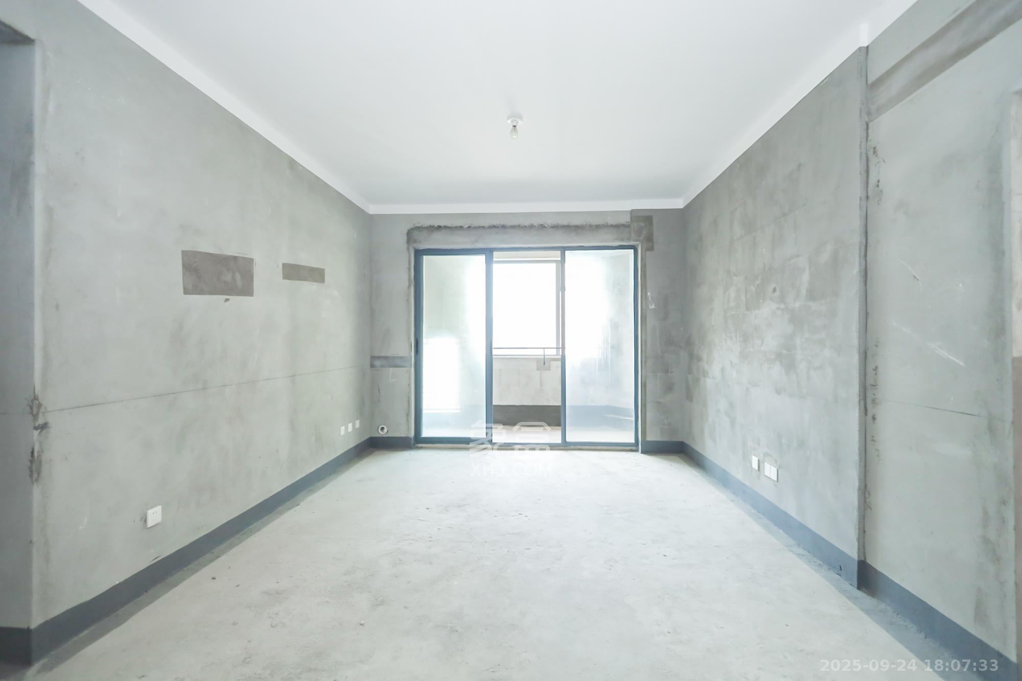 蓝光雍锦阁  3室2厅2卫    118.0万