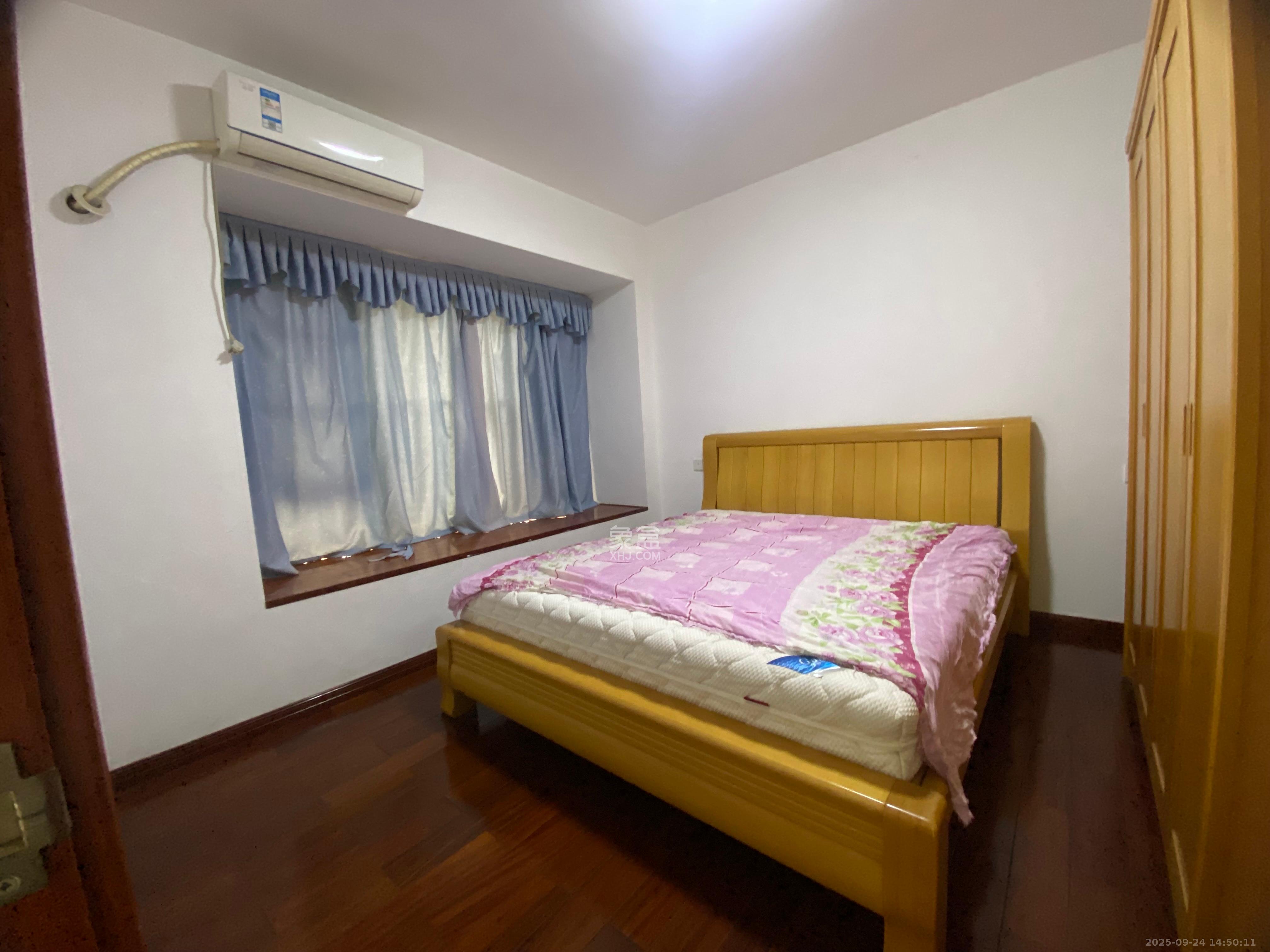 华润凤凰城三期  3室2厅1卫    2200.0元/月室内图