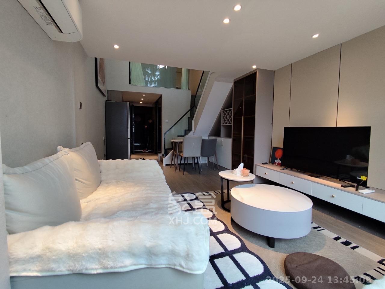 中一鲲出(鲲鹏府) 2室1厅1卫 2700.0元/月 中一鲲出(鲲鹏府) 2室1厅1卫 2700.0元/月室内图