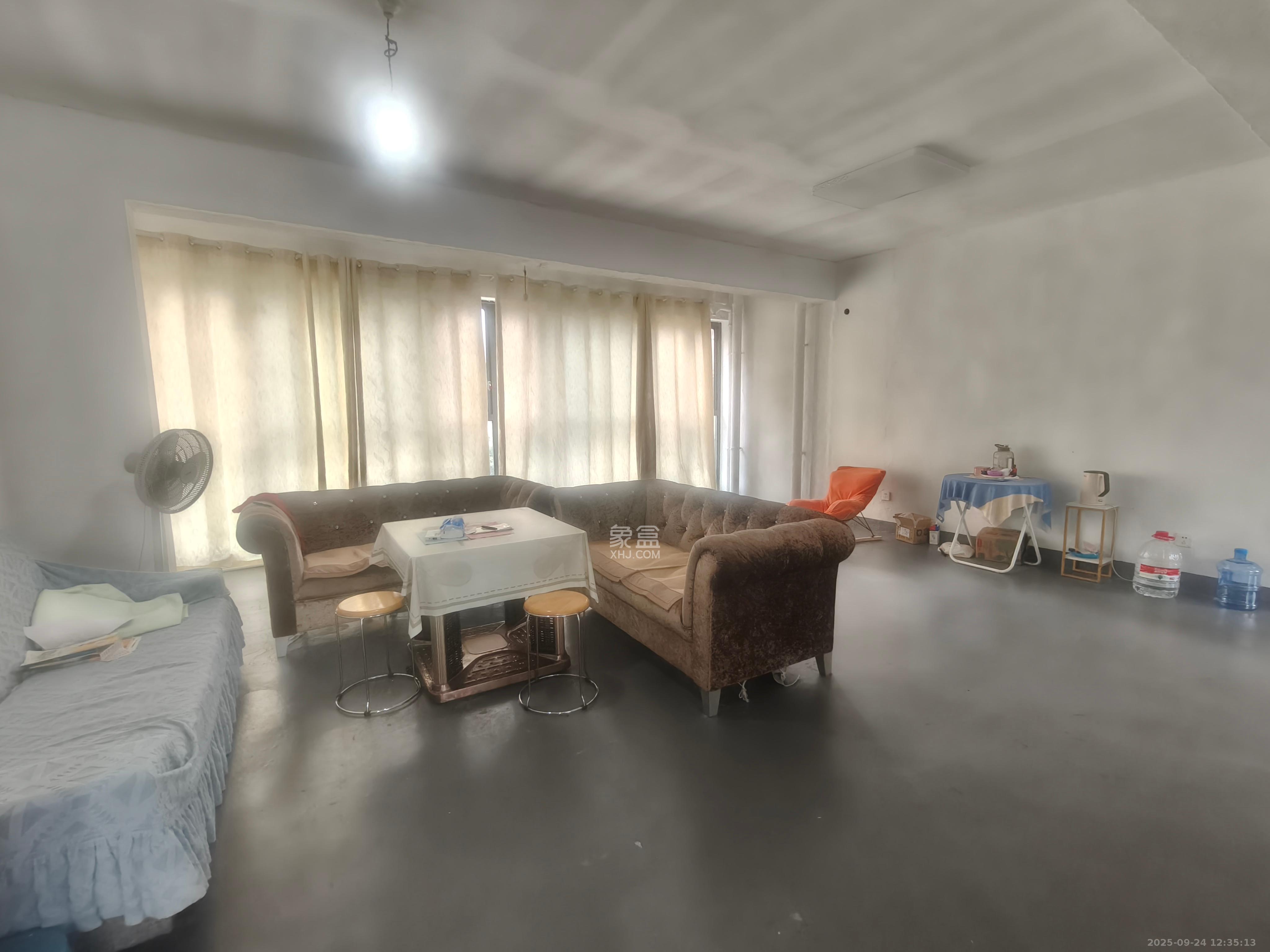 奥凯花园  4室2厅2卫    2000.0元/月 奥凯花园  4室2厅2卫    2000.0元/月