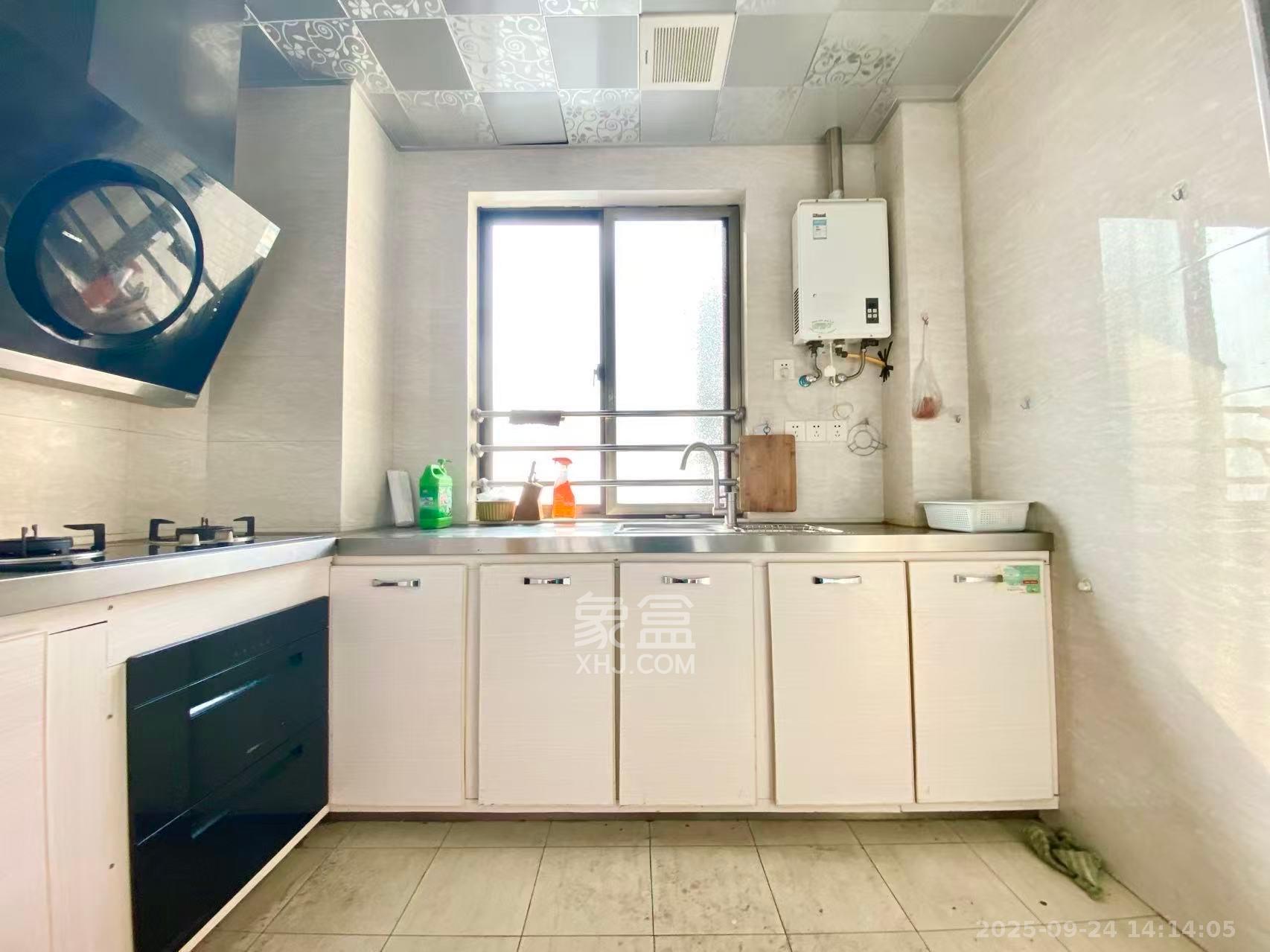 四方水岸(世方水岸) 3室2厅2卫 2500.0元/月 四方水岸(世方水岸) 3室2厅2卫 2500.0元/月室内图