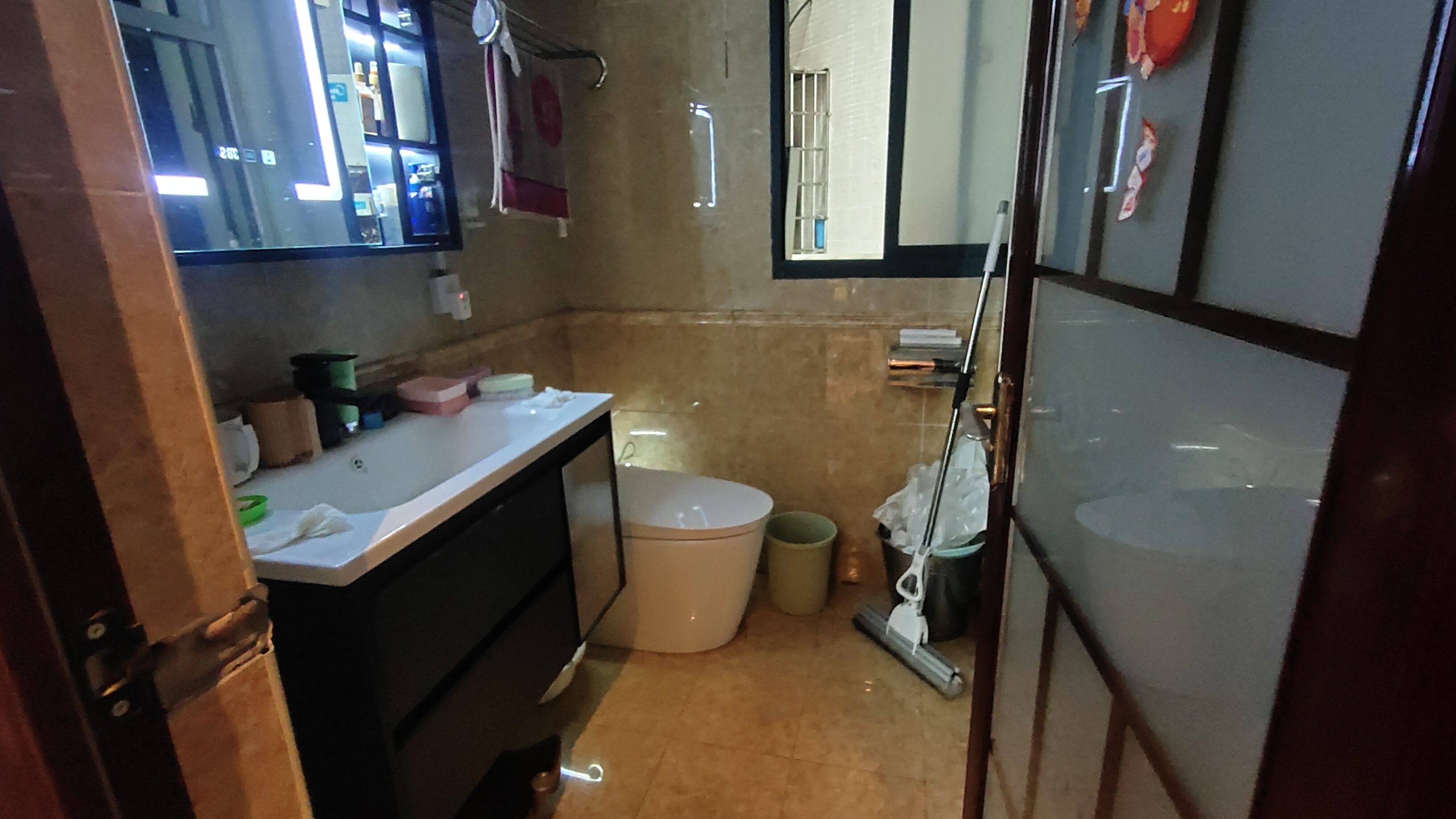 吉泰邦臣  3室2厅2卫   72.80万客厅