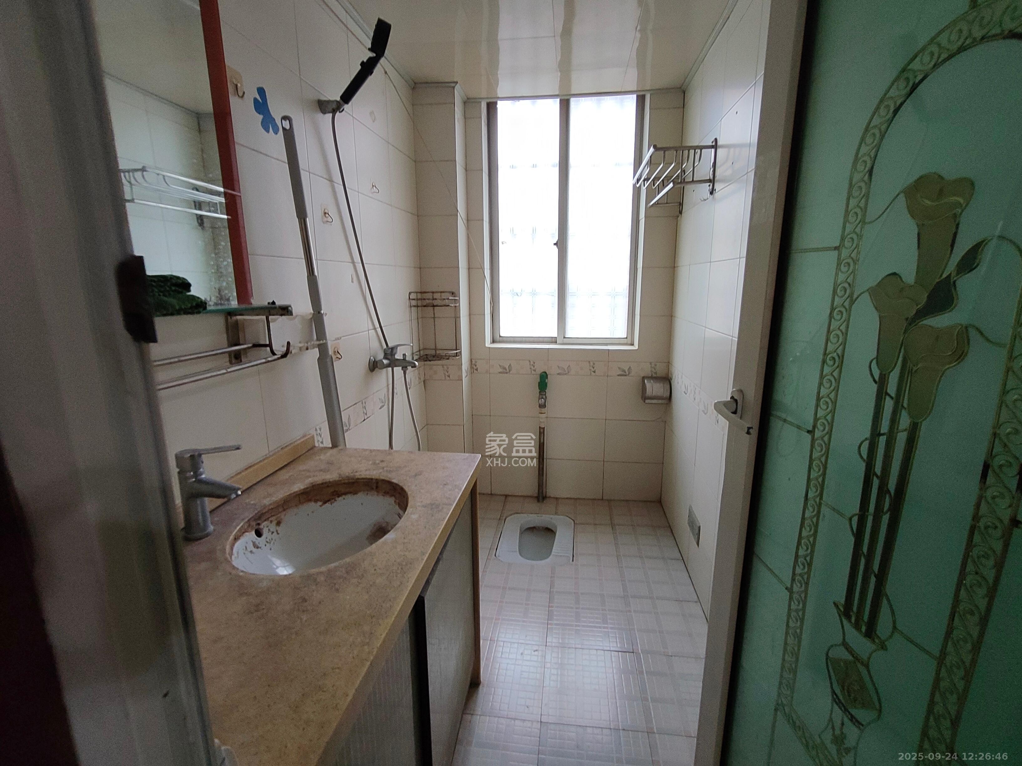 湘绣城  2室2厅2卫    1300.0元/月室内图