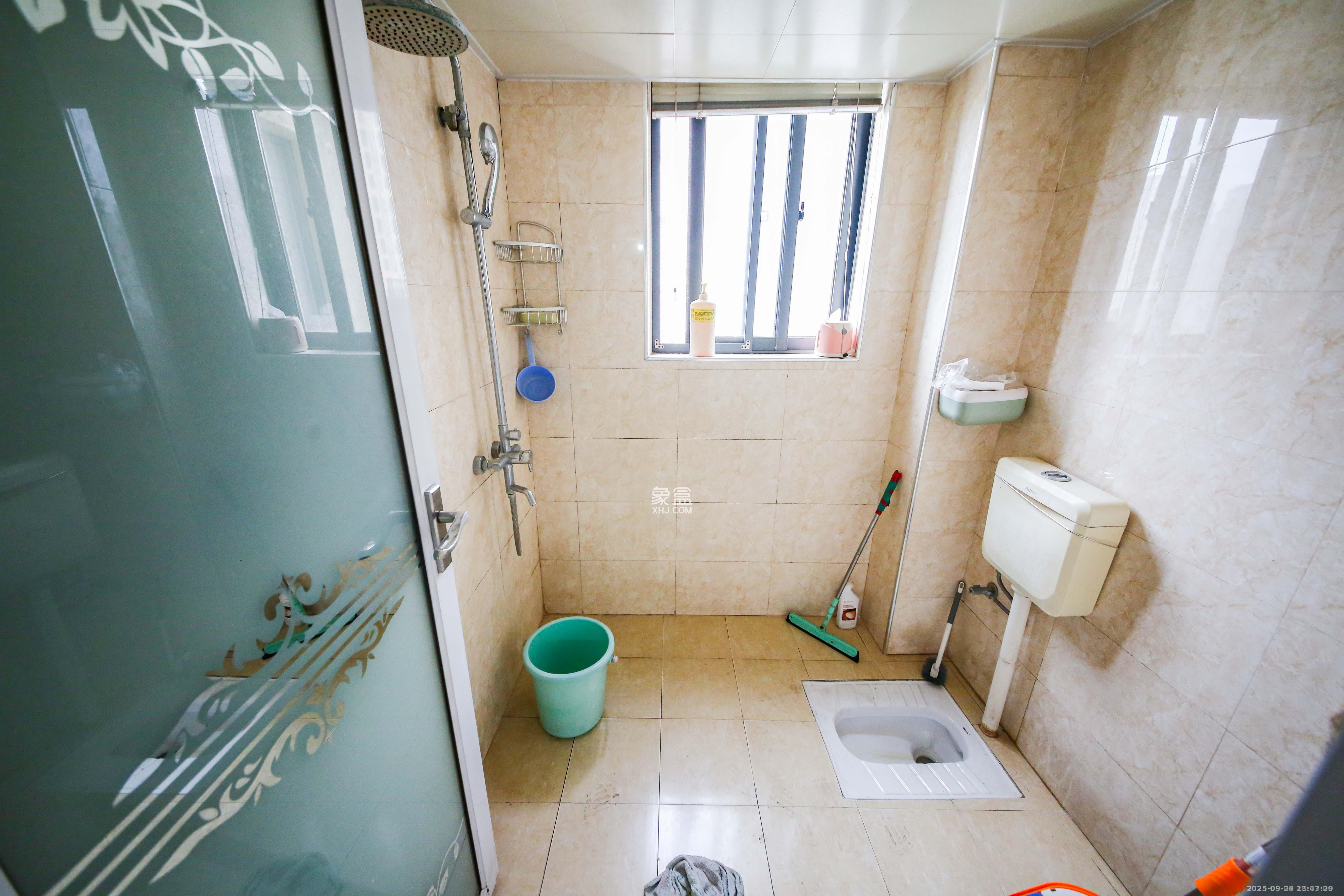 童话里 4室2厅2卫 2200.0元/月 童话里 4室2厅2卫 2200.0元/月室内图