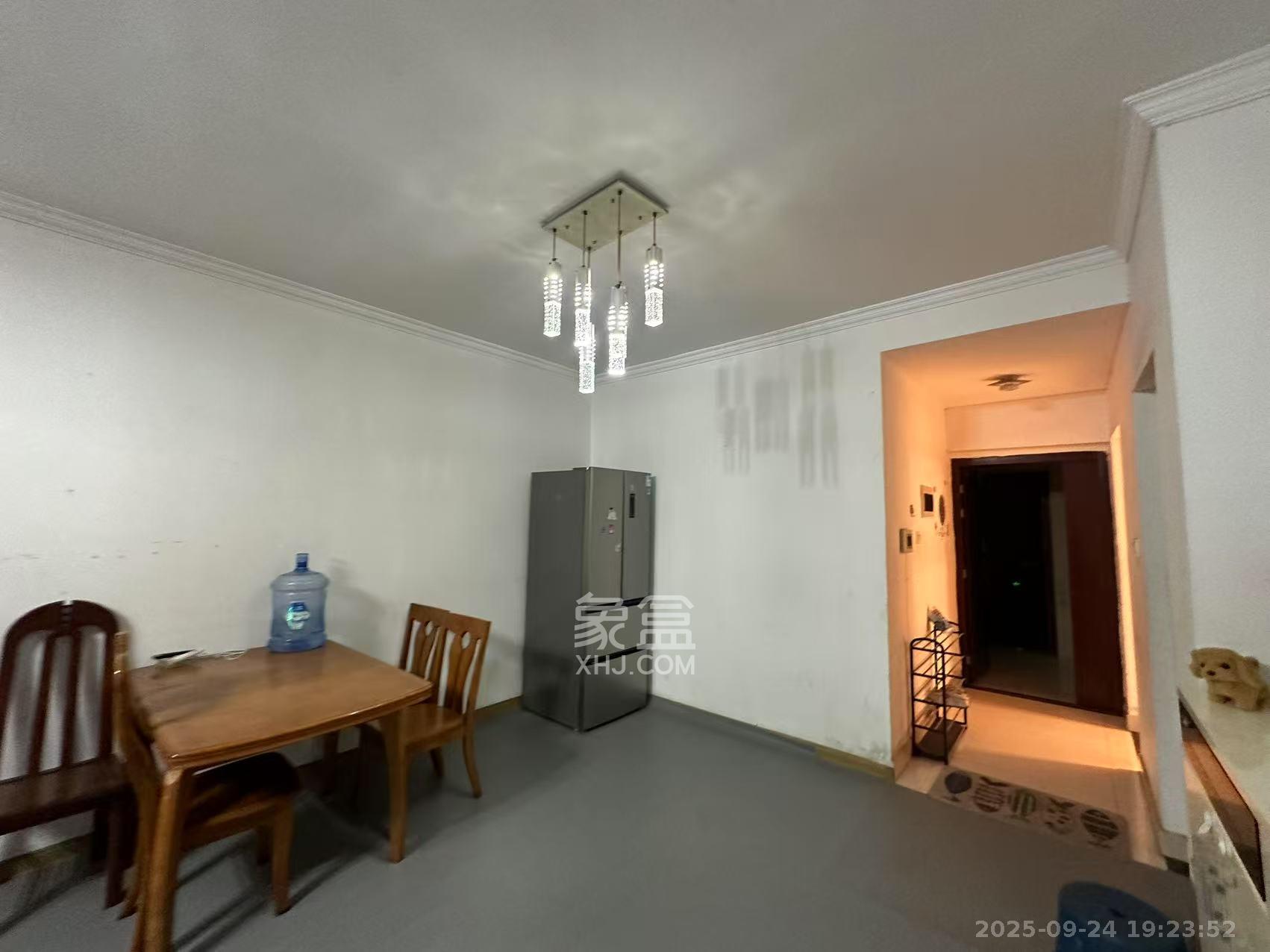 锦湘国际星城三期（锦绣苑）  2室1厅1卫    2400.0元/月室内图