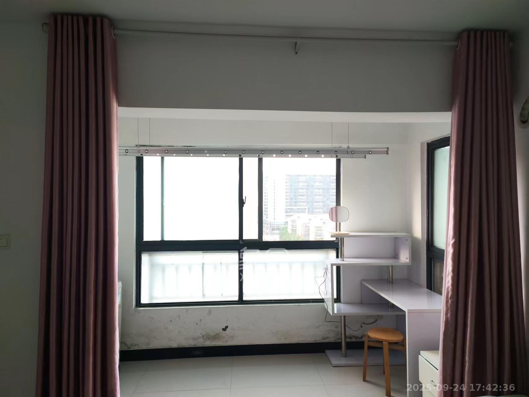 上峰苑(兰亭玥岛) 1室1厅1卫 1500.0元/月 上峰苑(兰亭玥岛) 1室1厅1卫 1500.0元/月室内图