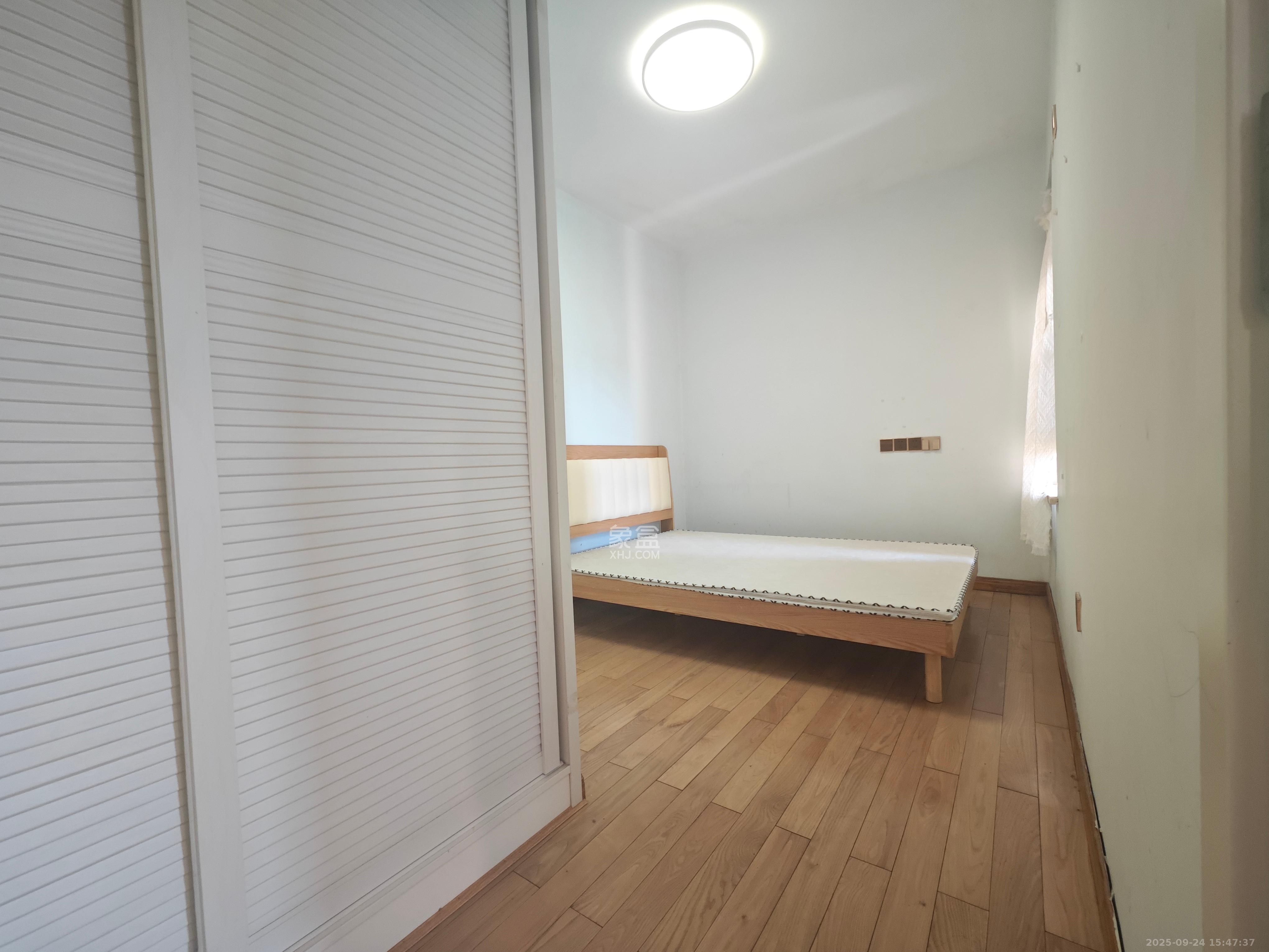 保利城(中航城国际社区、郡原美村) 3室2厅1卫 2200.0元/月 保利城(中航城国际社区、郡原美村) 3室2厅1卫 2200.0元/月室内图