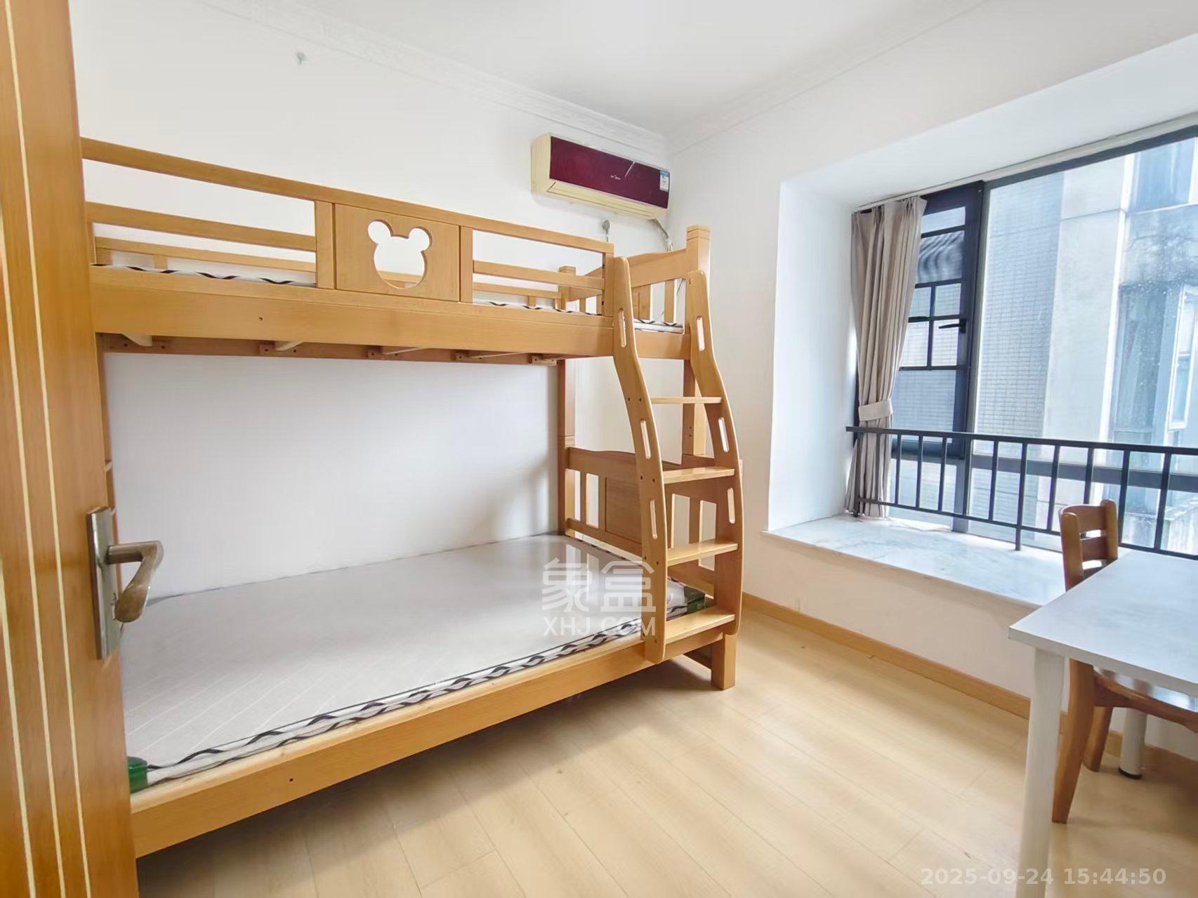 银港水晶城 2室2厅1卫 2000.0元/月 银港水晶城 2室2厅1卫 2000.0元/月室内图