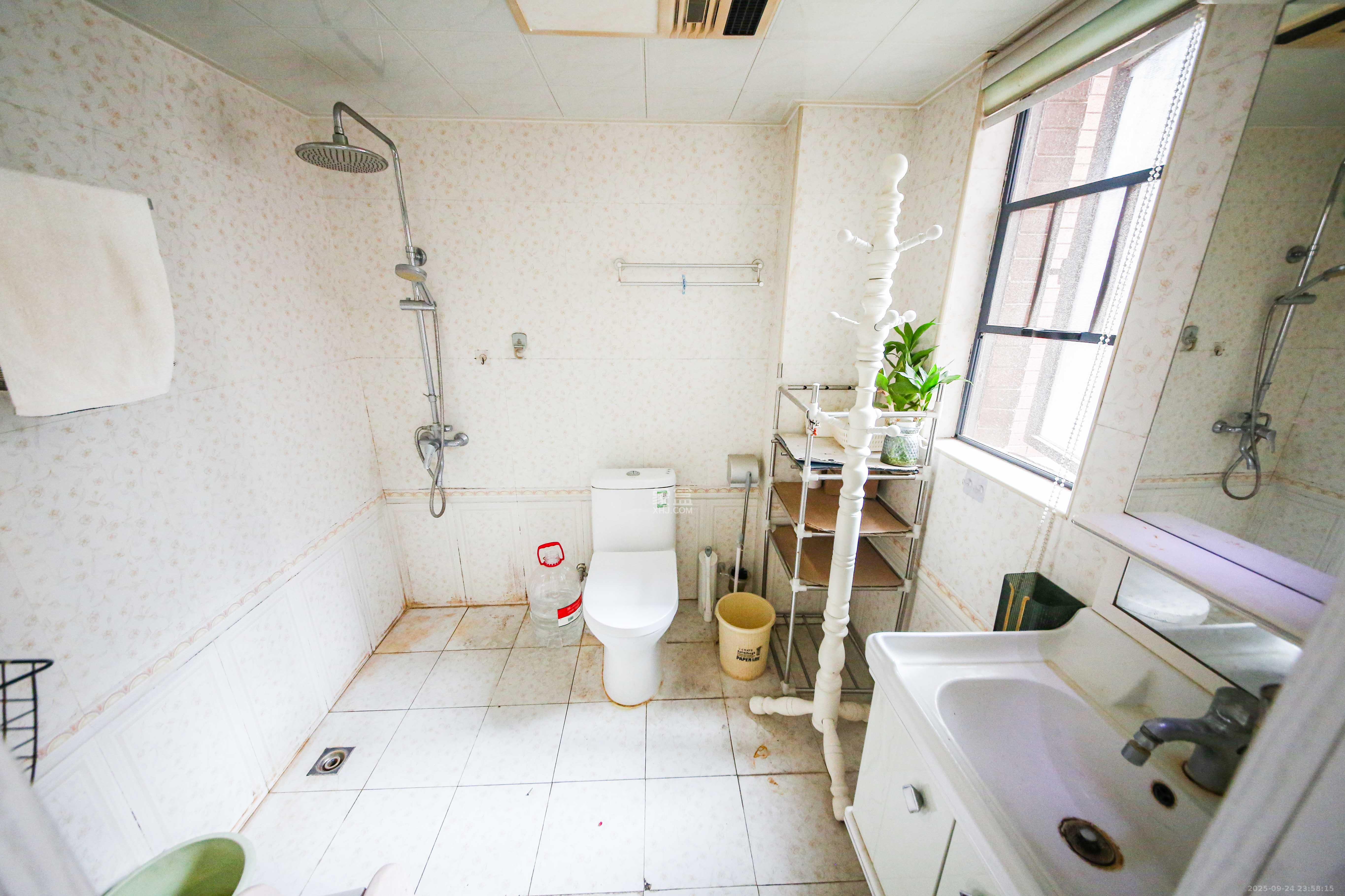 奥林匹克花园 3室2厅1卫 125.0万 奥林匹克花园 3室2厅1卫 125.0万卫生间