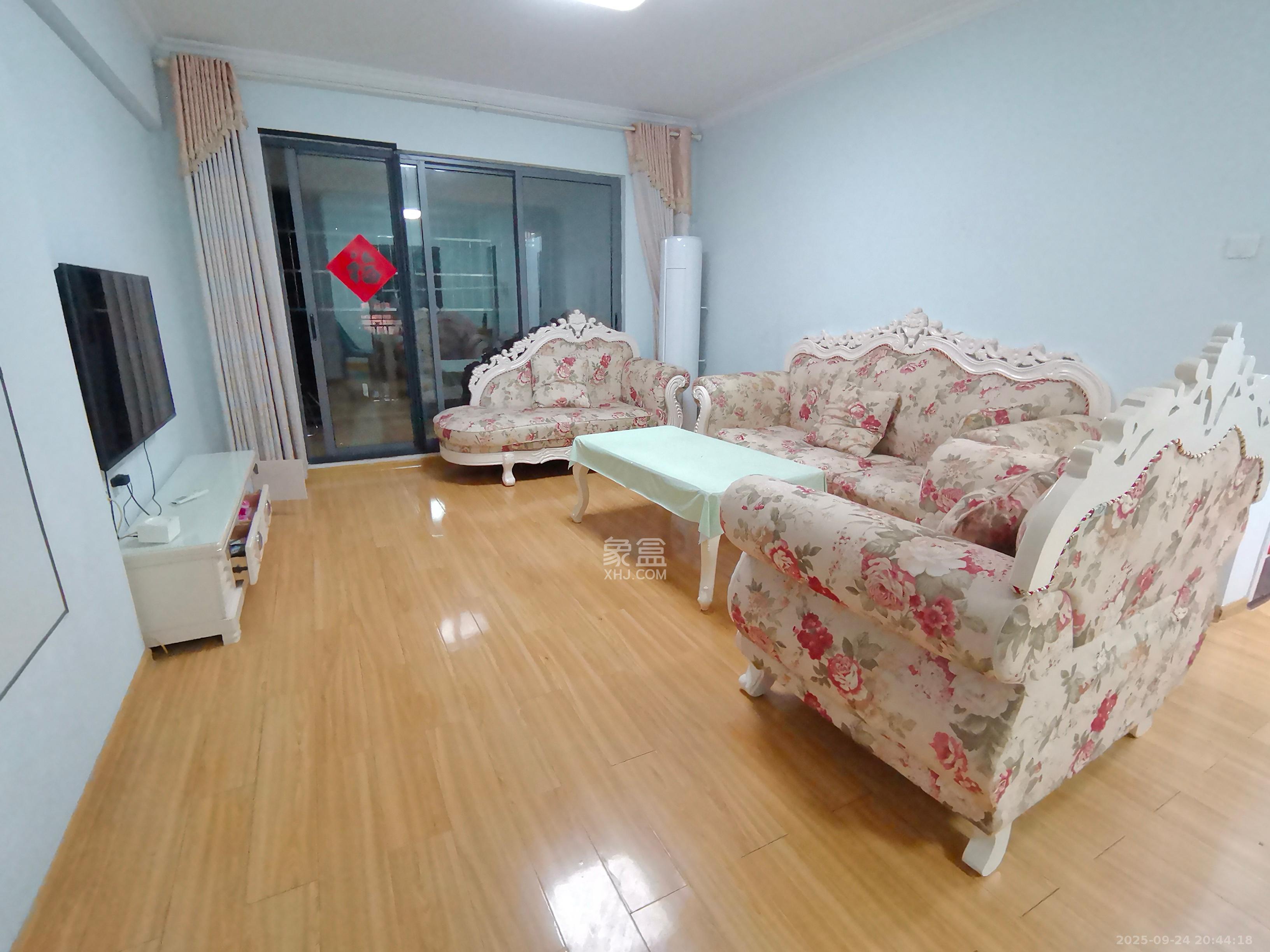 卓越蔚蓝海岸二期 3室2厅1卫 2500.0元/月 卓越蔚蓝海岸二期 3室2厅1卫 2500.0元/月室内图