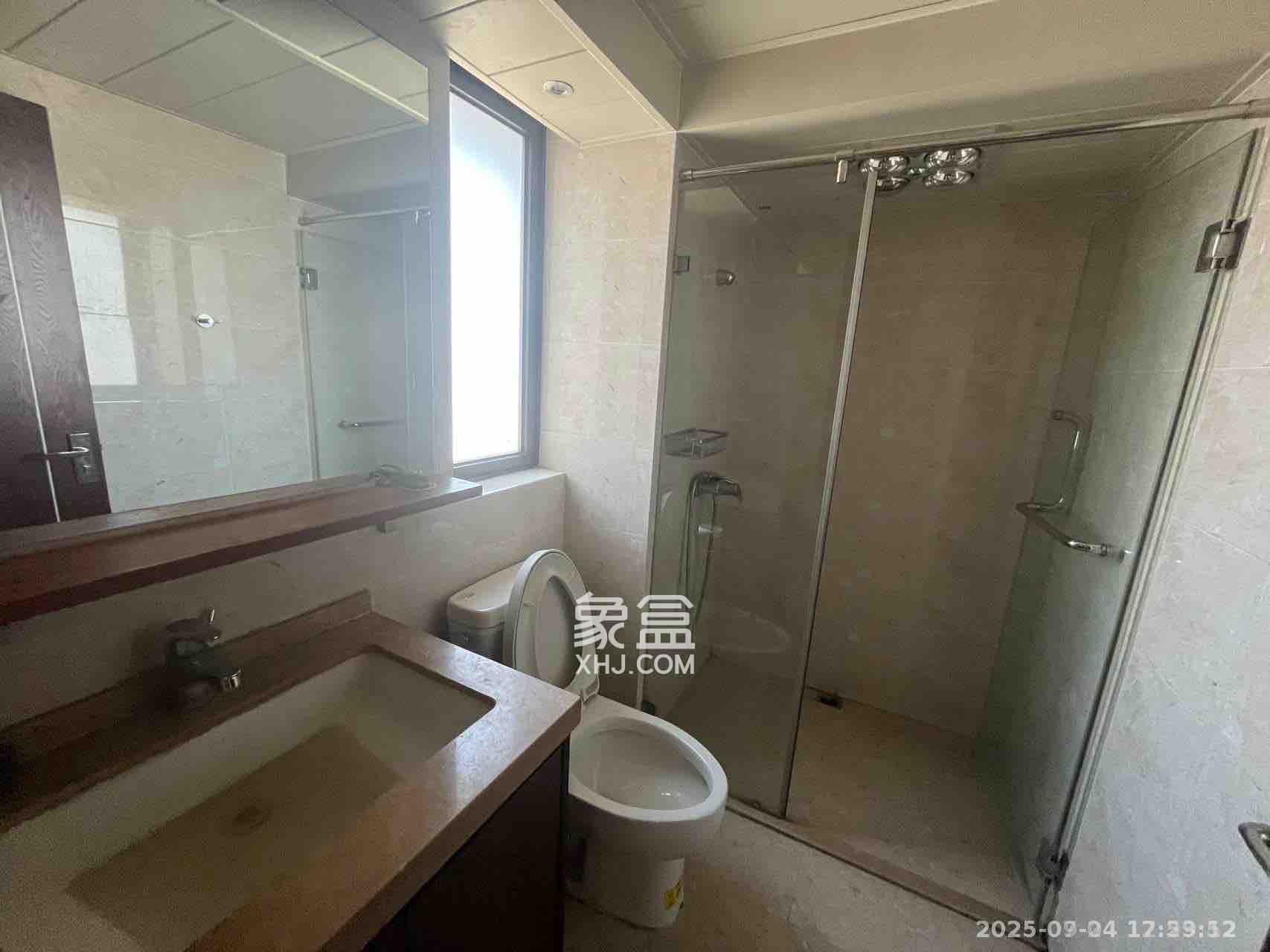 时代倾城二期  3室2厅2卫    2200.0元/月室内图