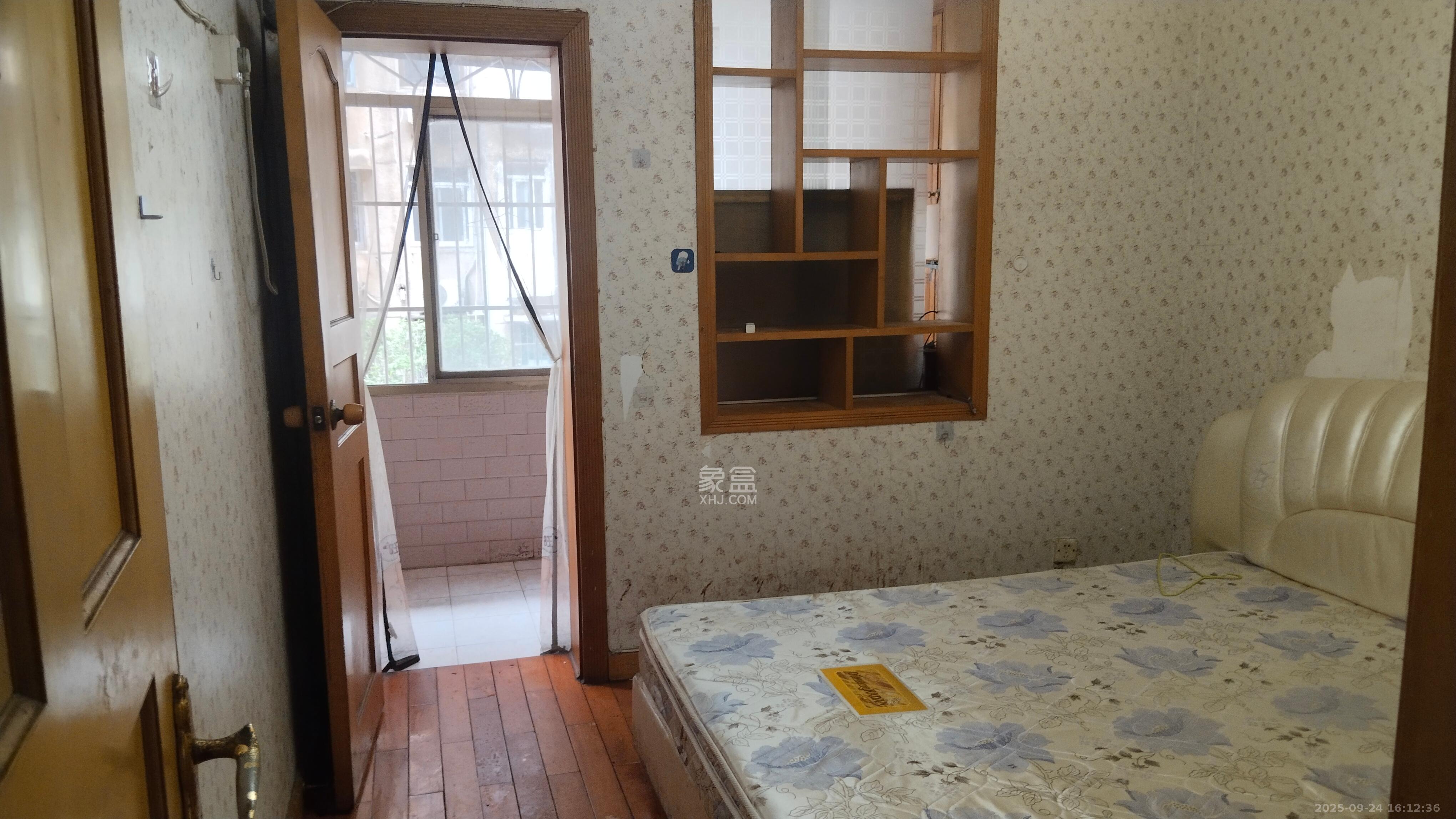 老鸦冲社区  1室0厅0卫   2000.00元/月
