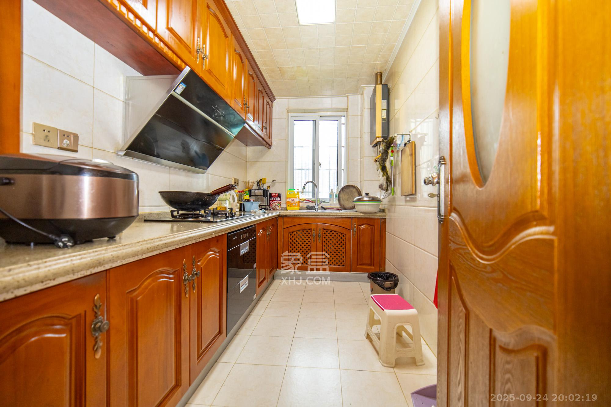 时代星空 3室2厅2卫 81.0万 时代星空 3室2厅2卫 81.0万厨房