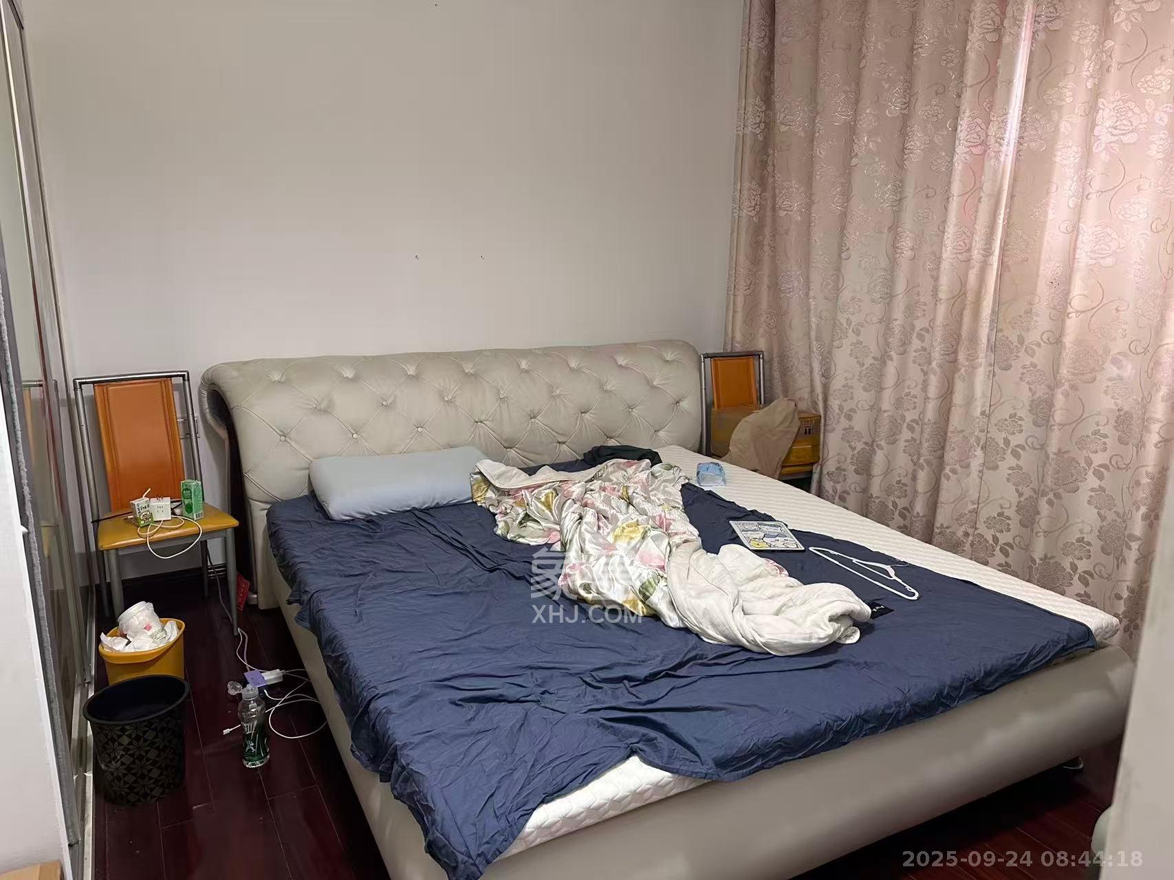 君临青园花都 1室2厅1卫 2100.0元/月 君临青园花都 1室2厅1卫 2100.0元/月室内图