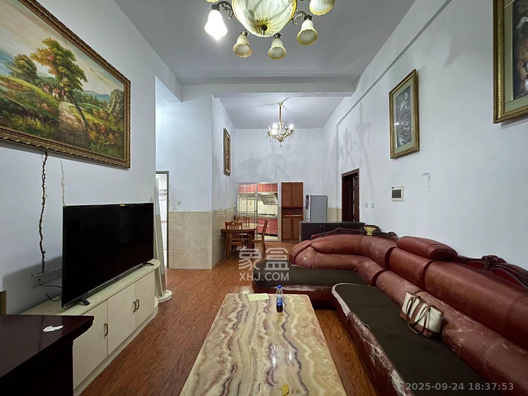 高信向日葵 2室2厅2卫 2000.0元/月 高信向日葵 2室2厅2卫 2000.0元/月室内图