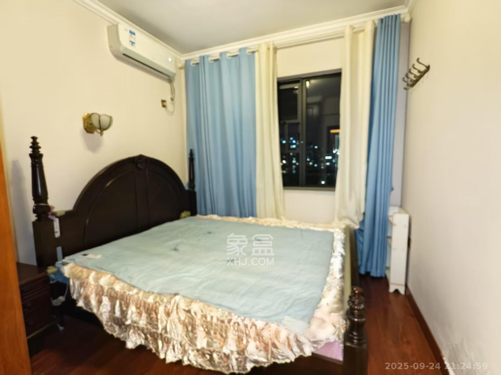 星湖湾一期高层  4室2厅2卫   2900.00元/月室内图