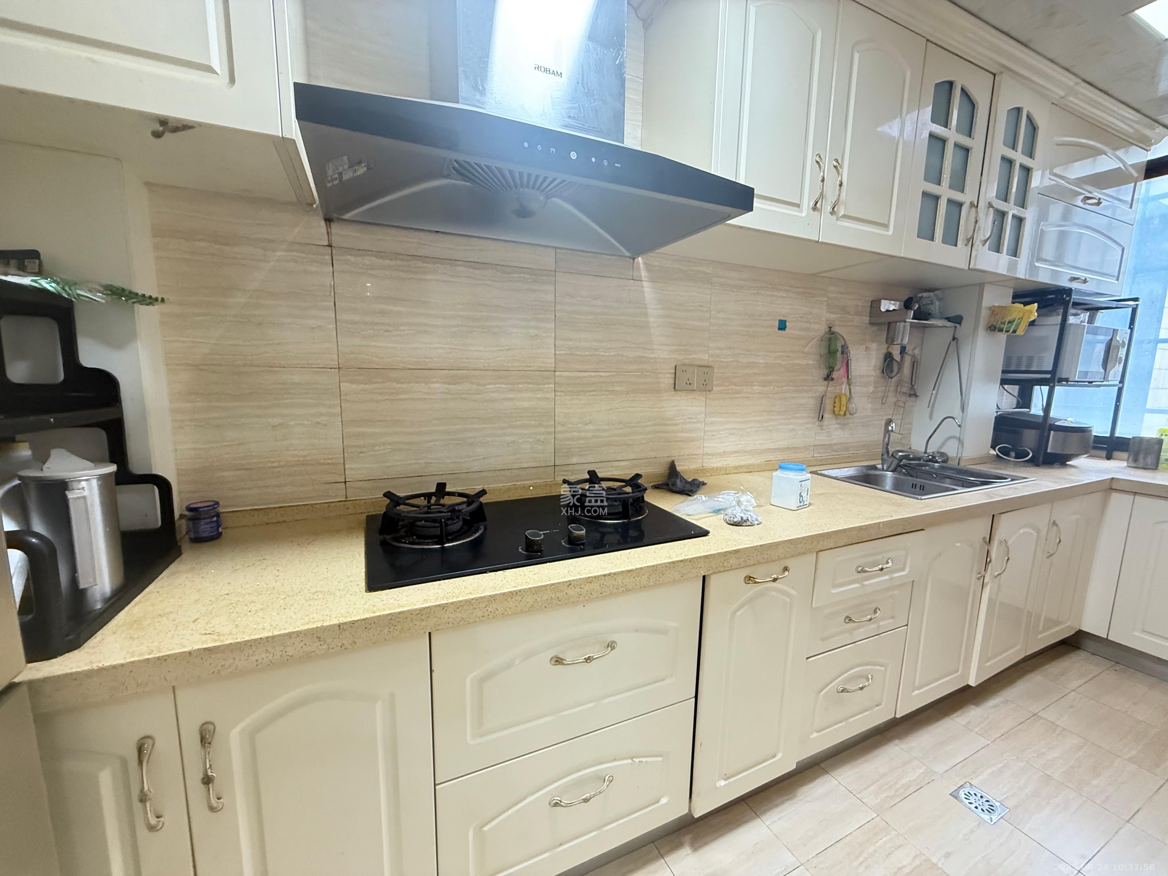 百纳广场（百纳公寓）  3室2厅0卫    3000.0元/月室内图